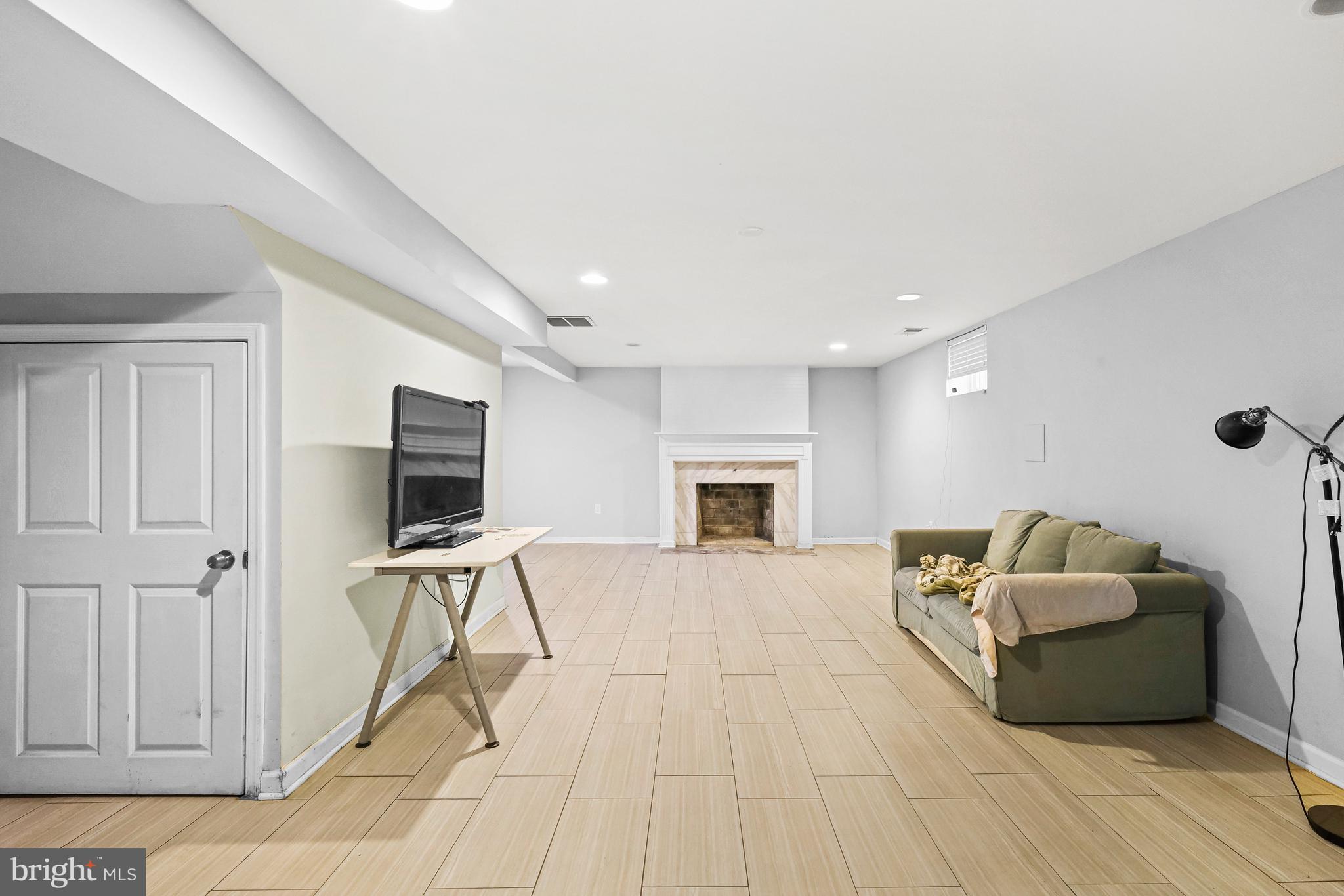 TEMPLE HILLS - Residential