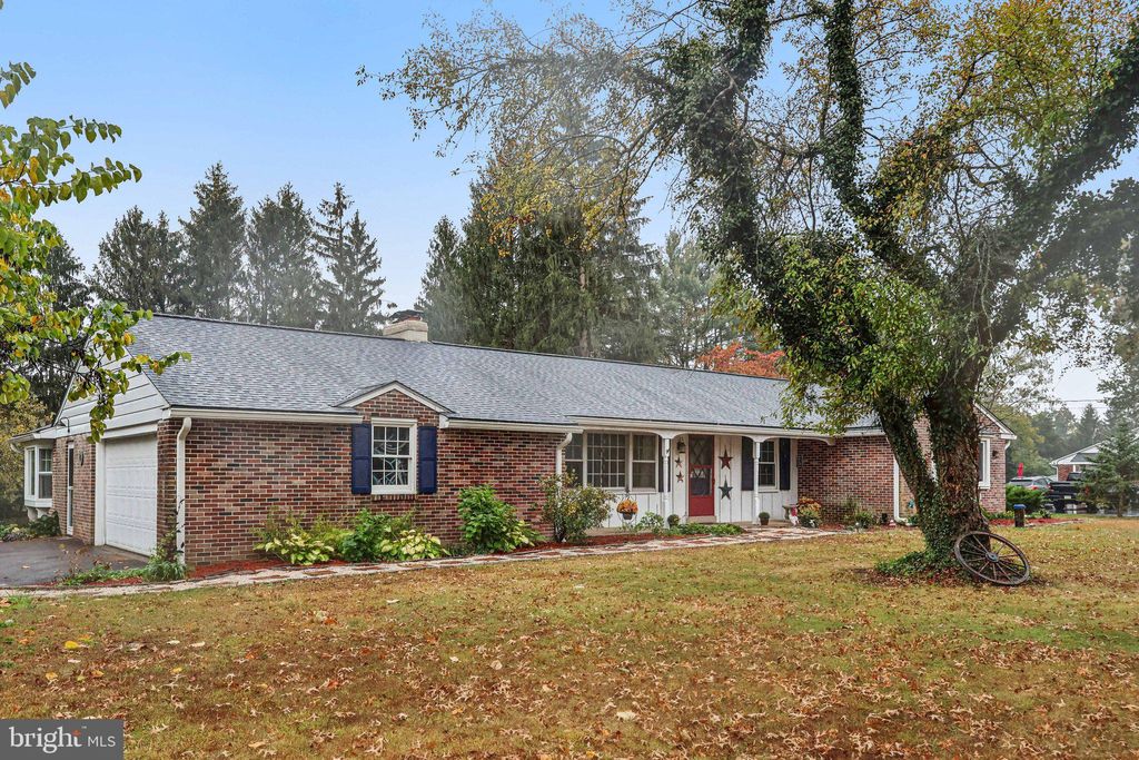 Photo of 1002 Cathill Road, SELLERSVILLE, PA 18960 (MLS # PABU2107284)