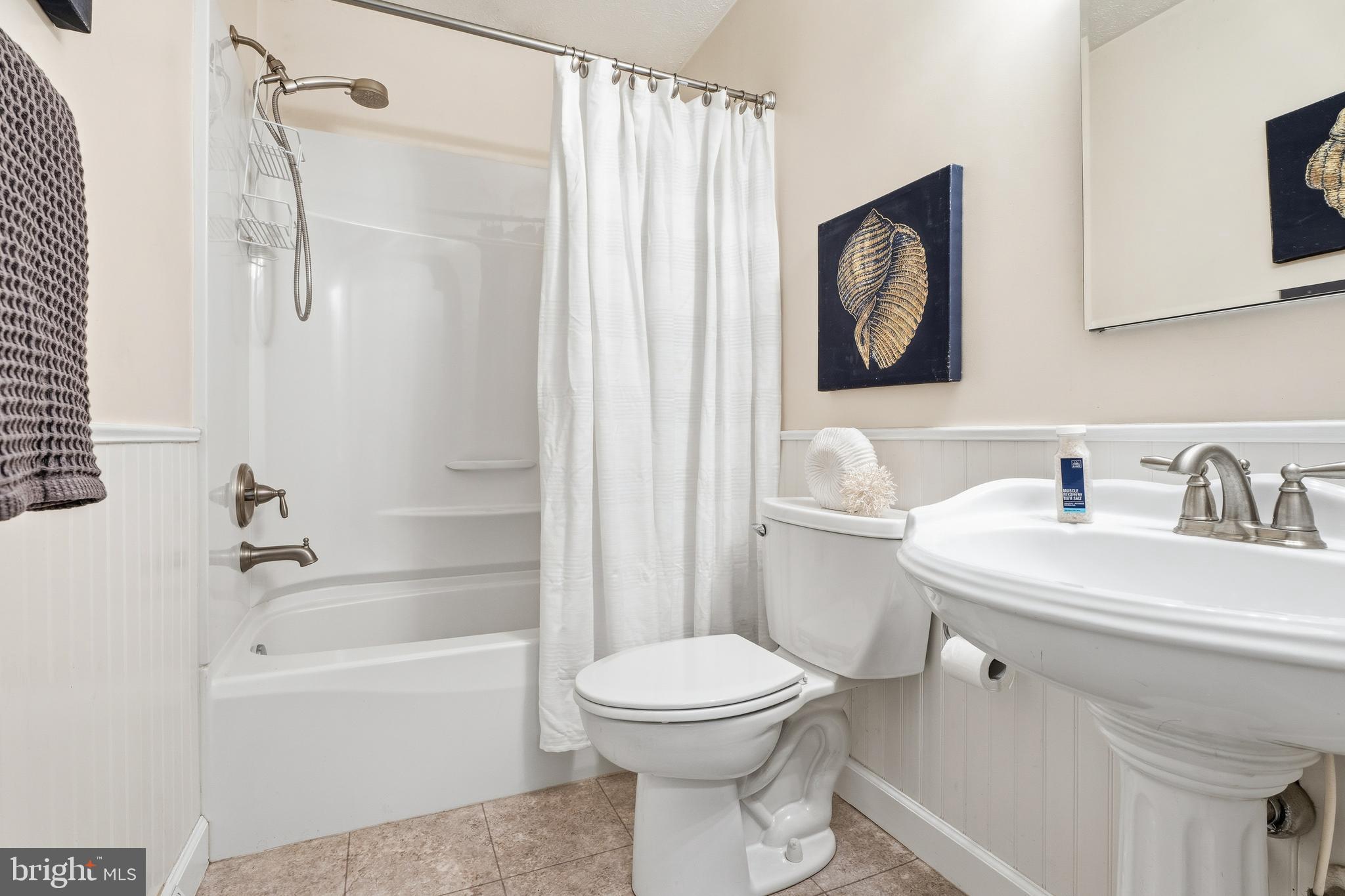 HAMPSTEAD - Residential