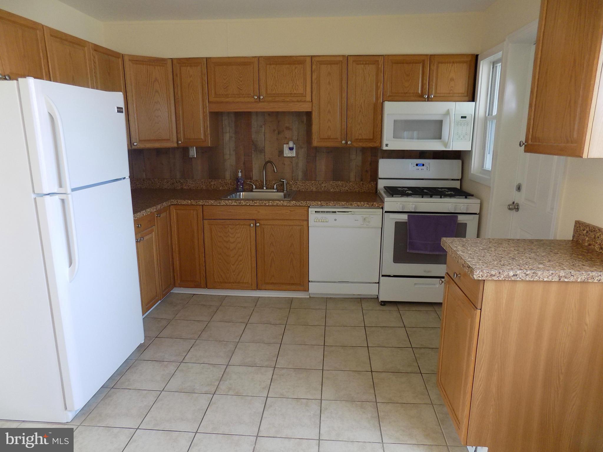 ELMWOOD - Residential Lease