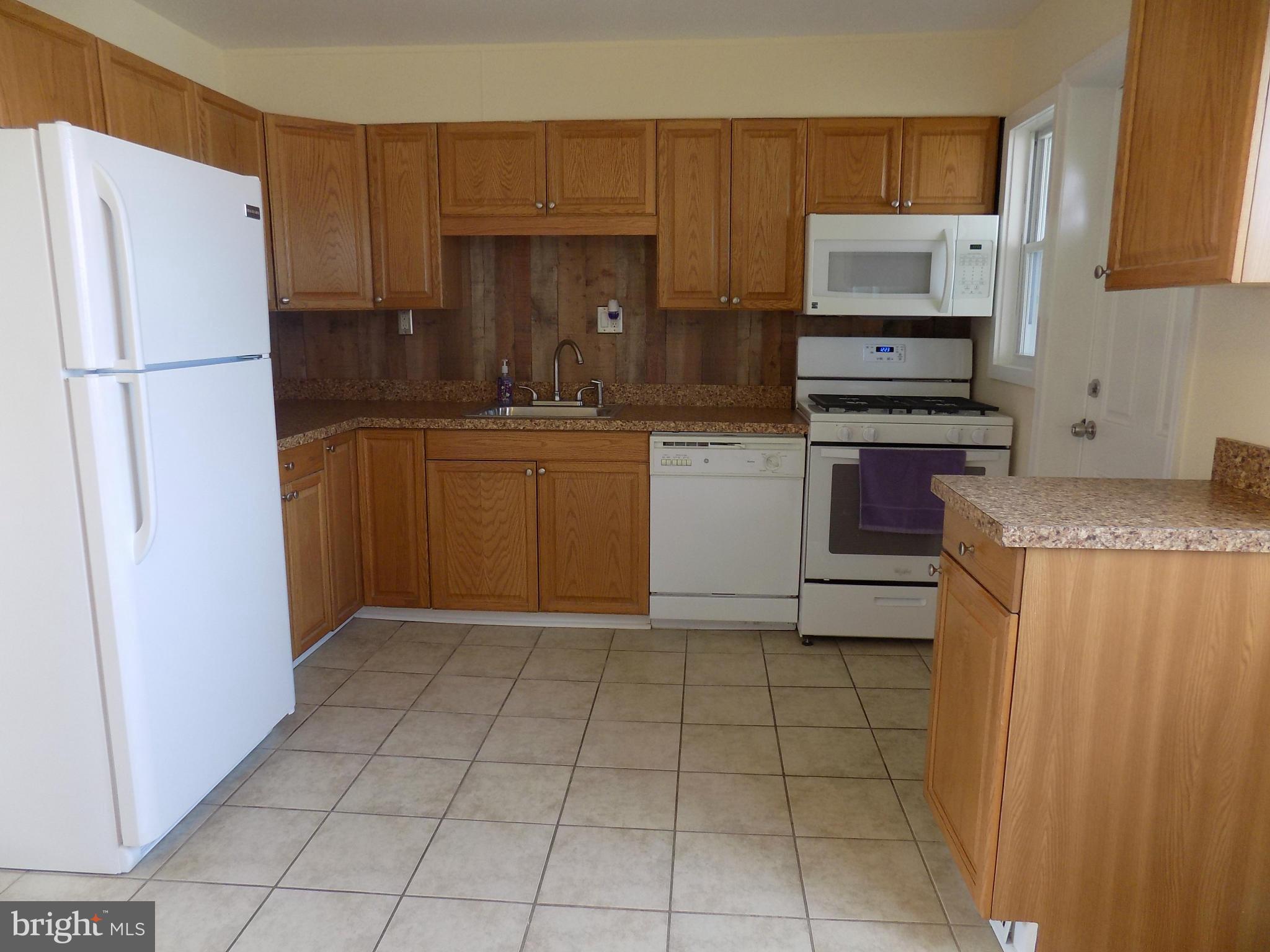 ELMWOOD - Residential Lease