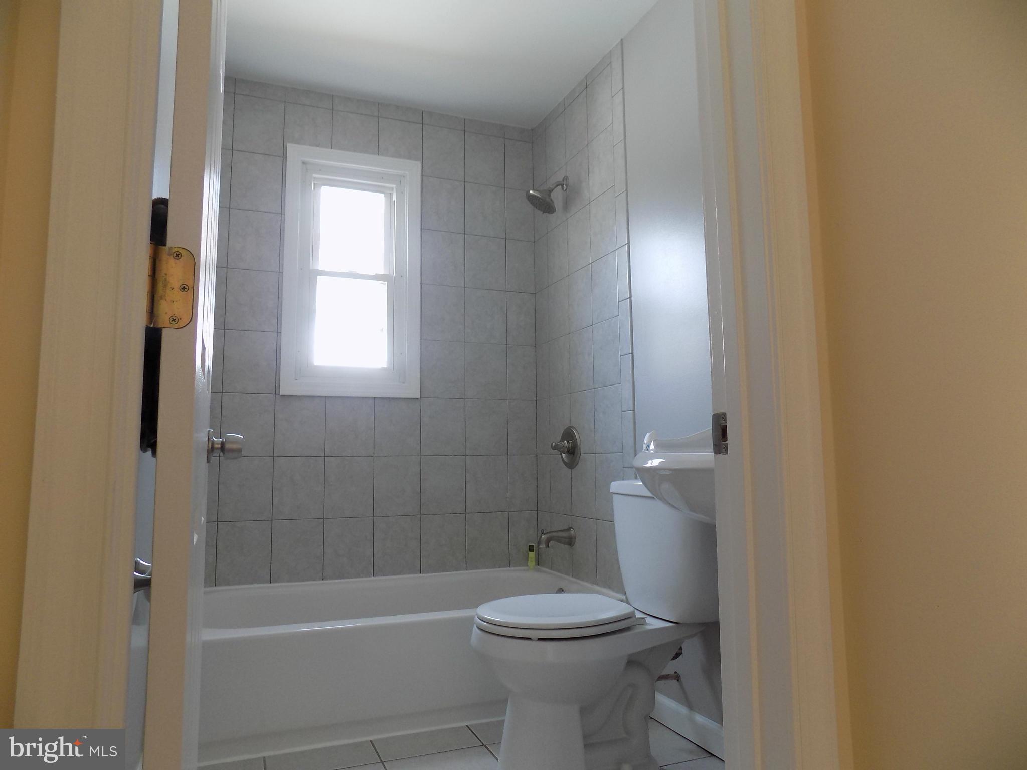 ELMWOOD - Residential Lease