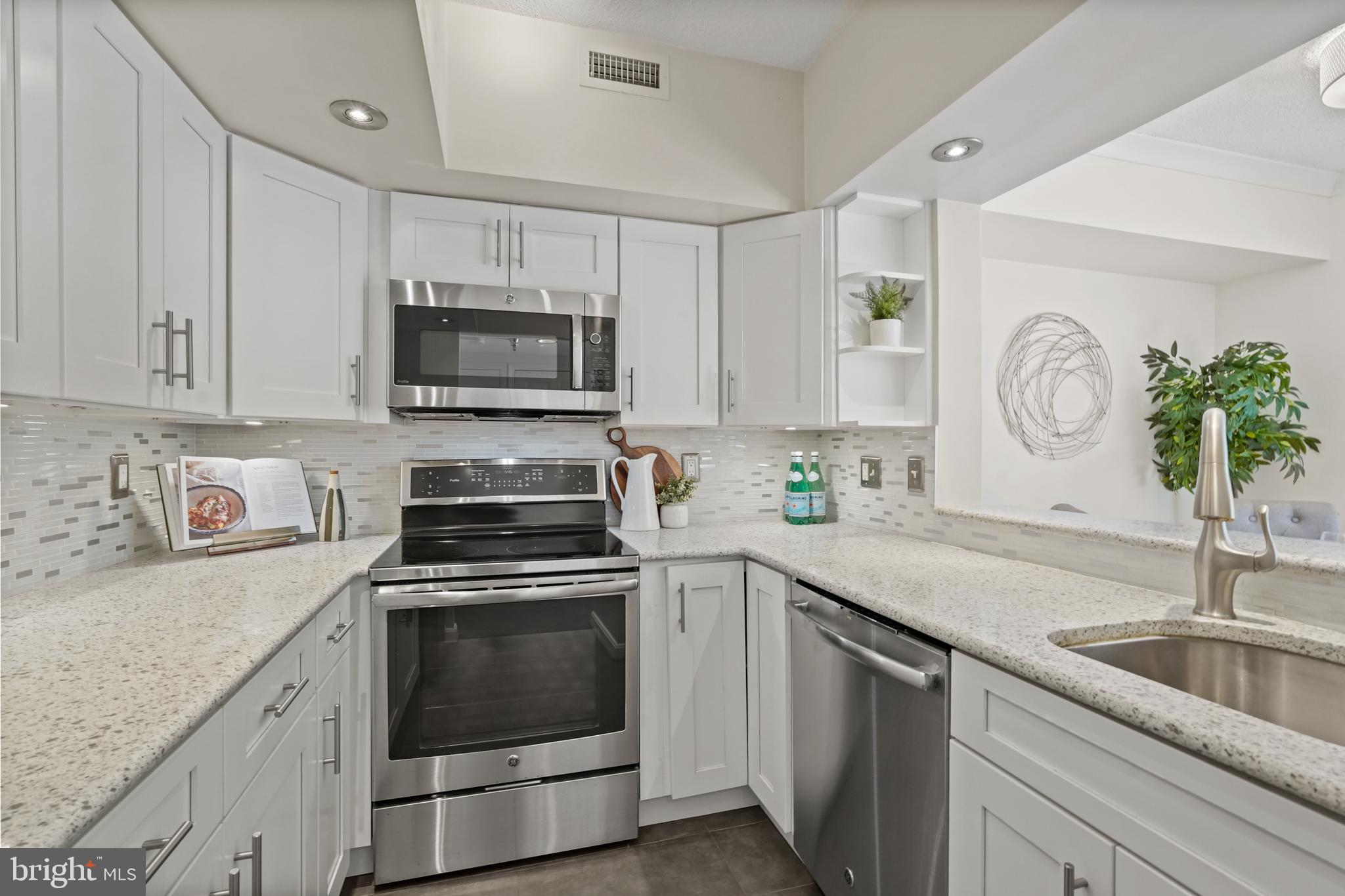2400 CLARENDON BOULEVARD 103