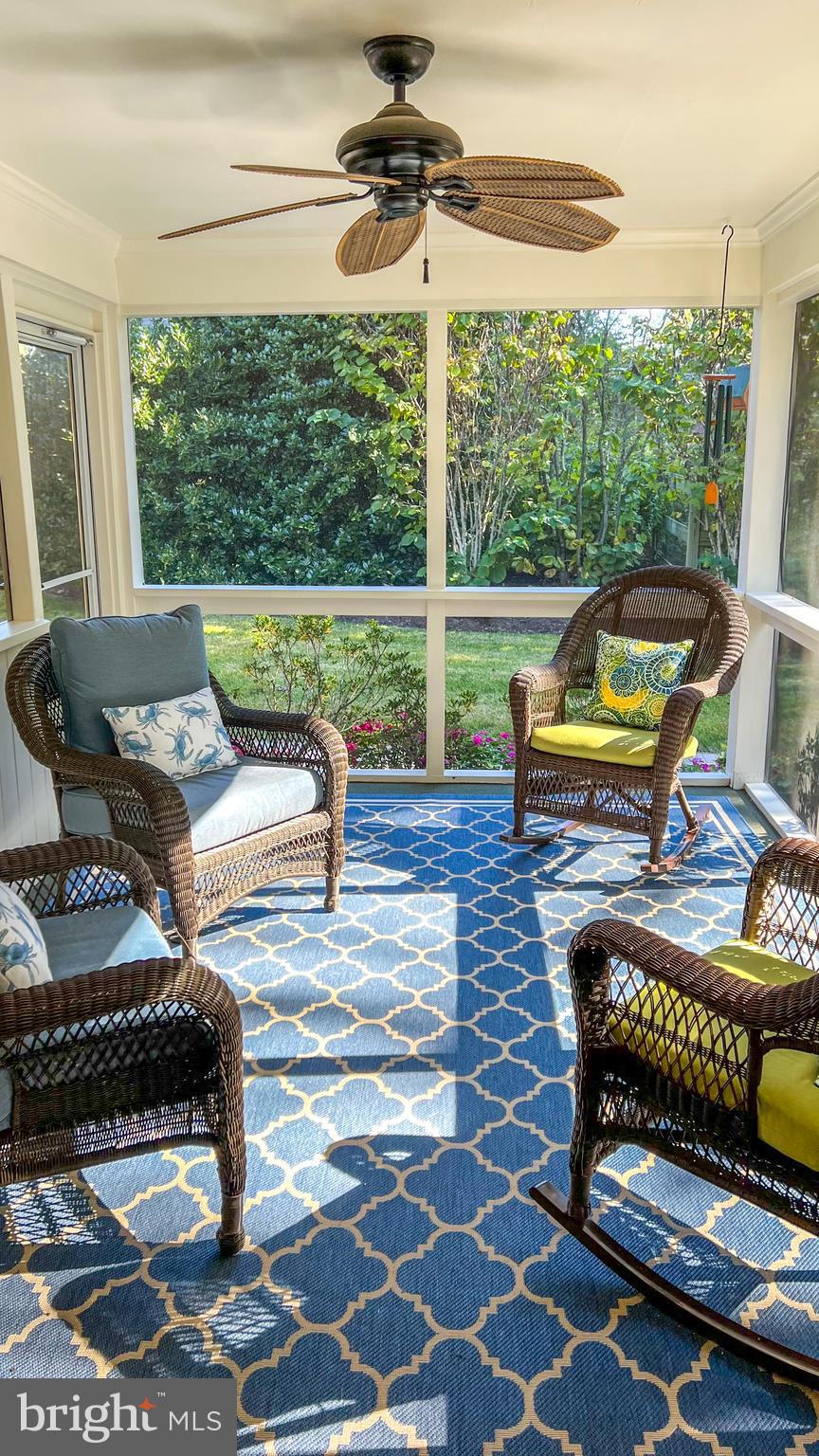 ROLLING KNOLLS - Residential