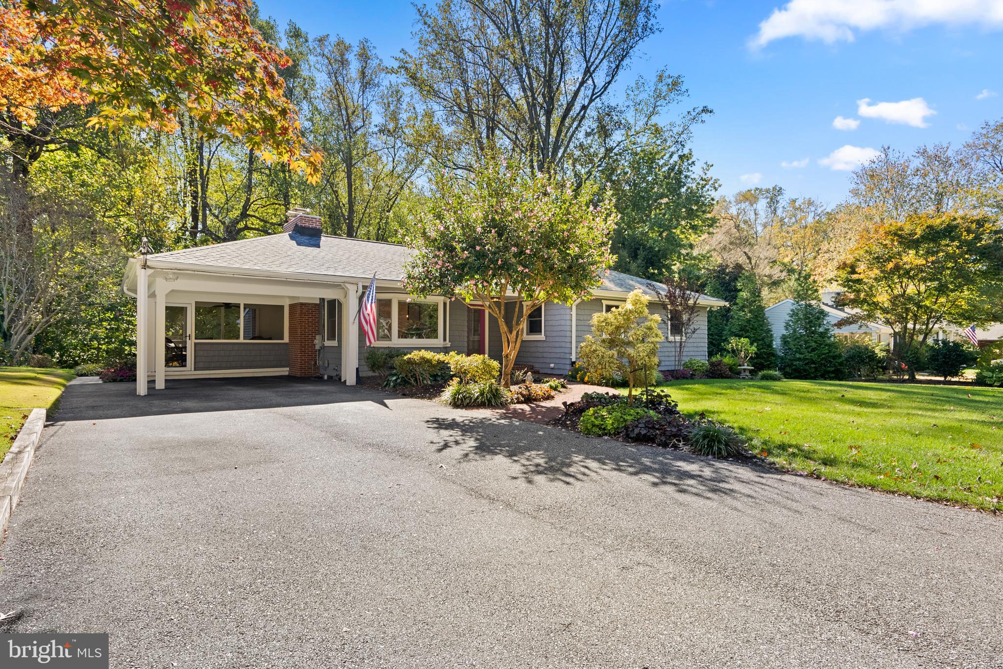 ROLLING KNOLLS - Residential