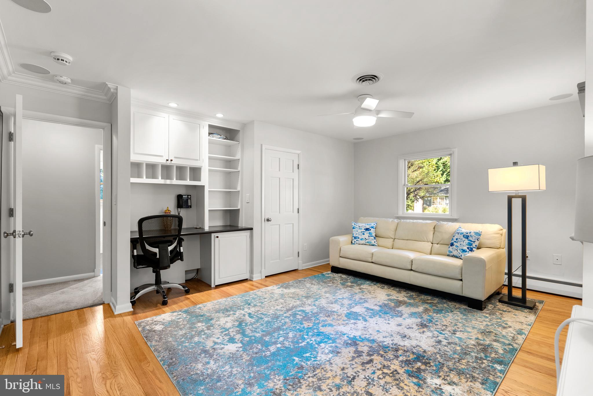 ROLLING KNOLLS - Residential