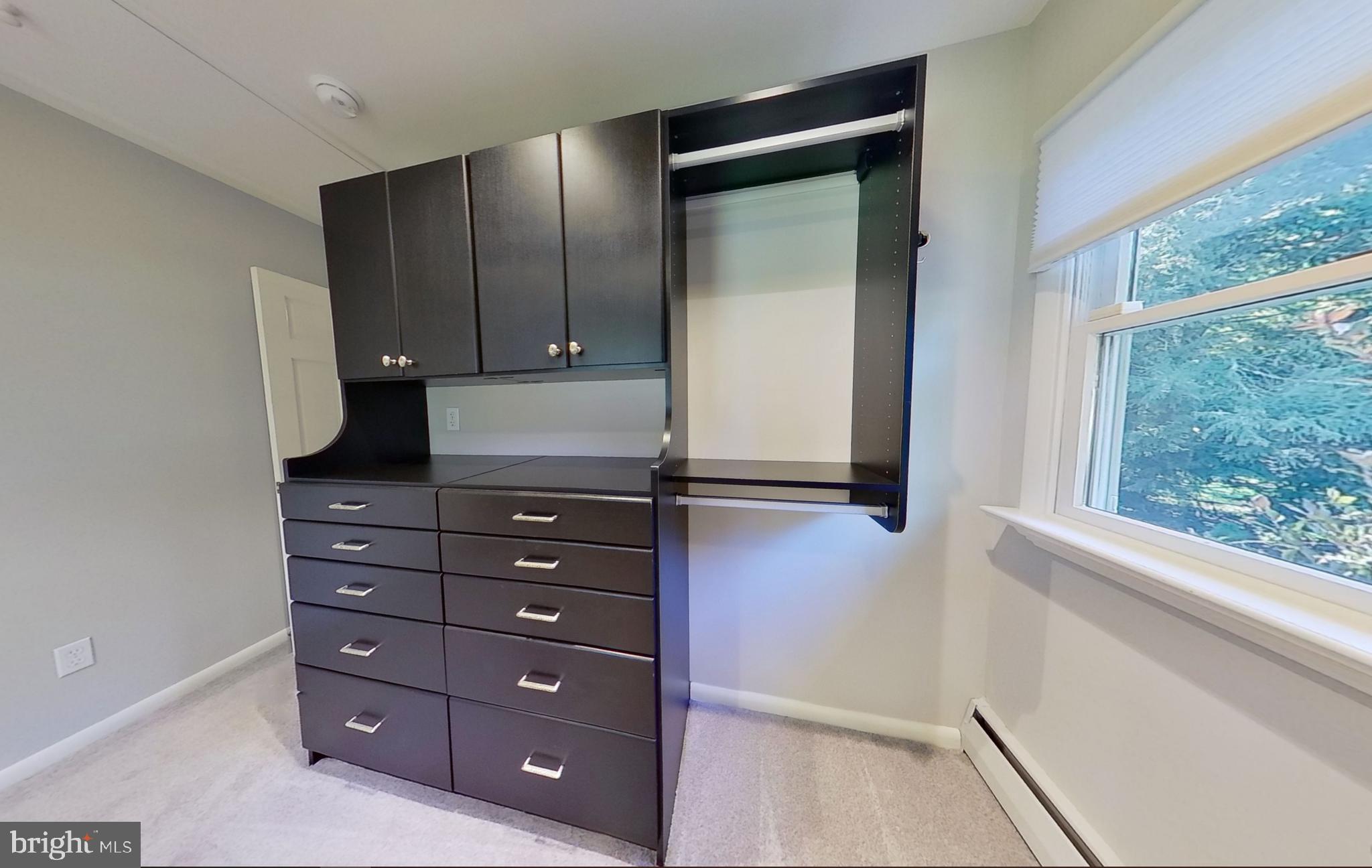 ROLLING KNOLLS - Residential