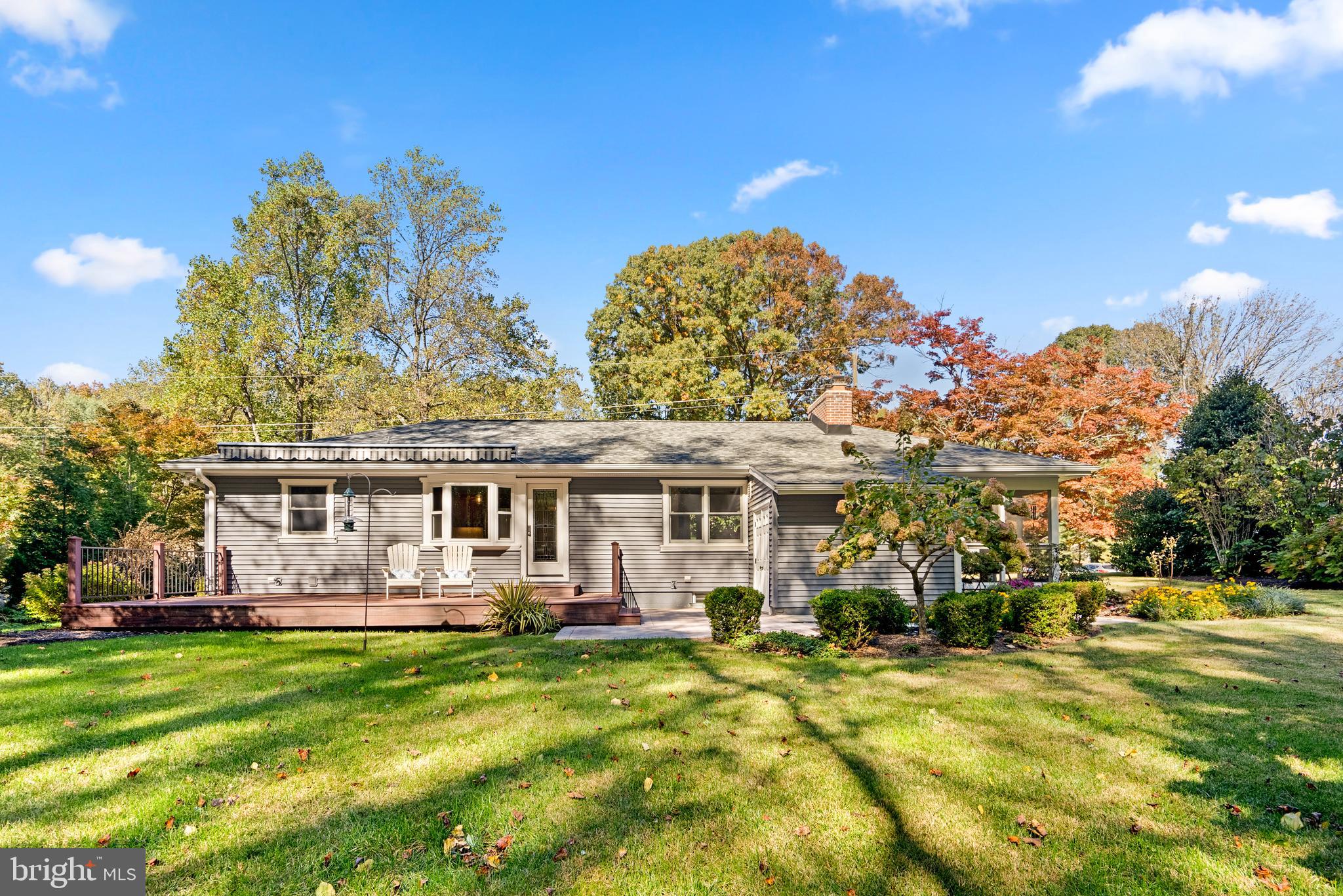 ROLLING KNOLLS - Residential