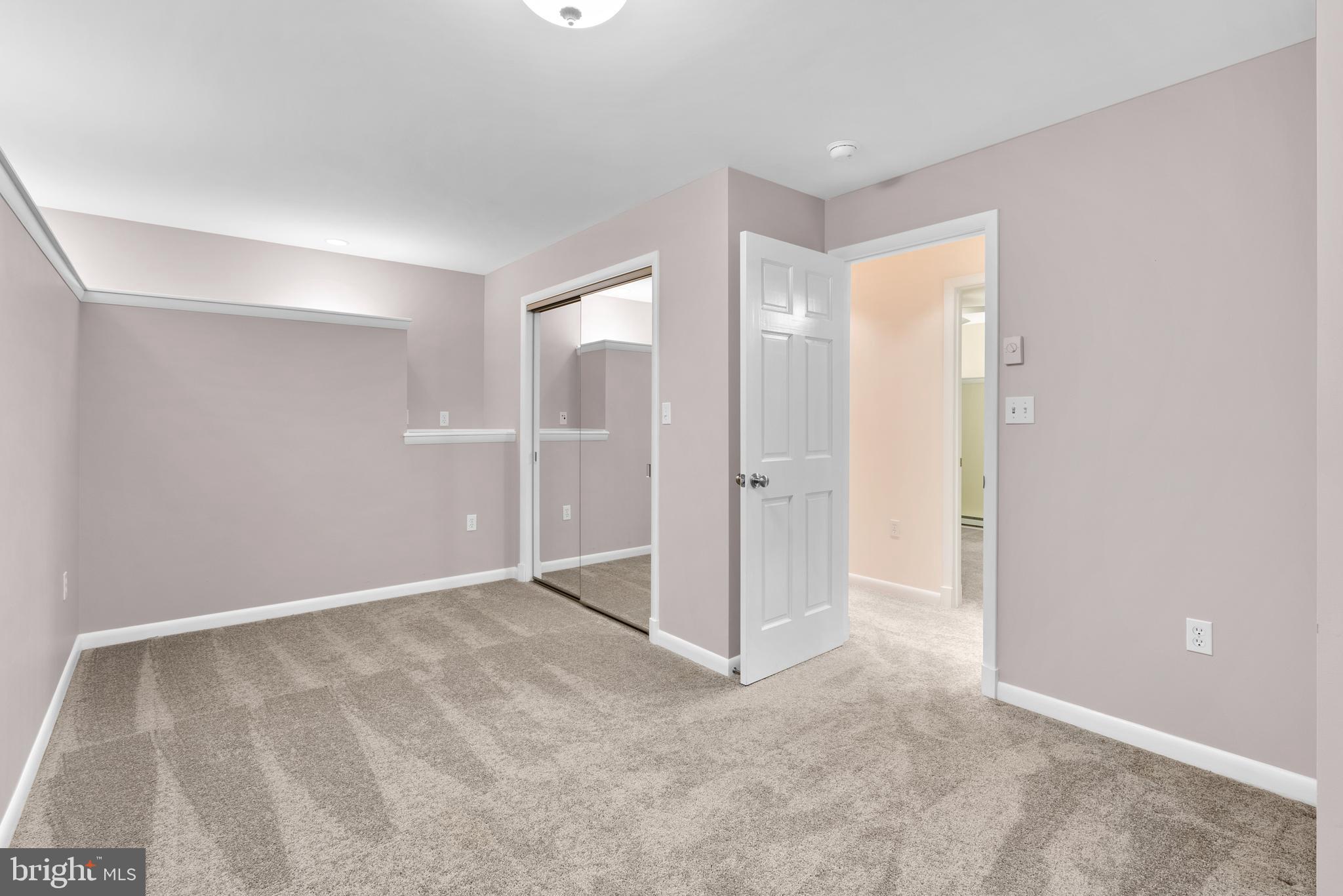 ROLLING KNOLLS - Residential