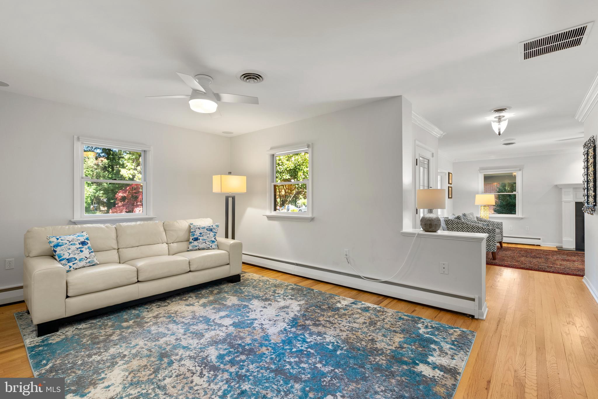 ROLLING KNOLLS - Residential