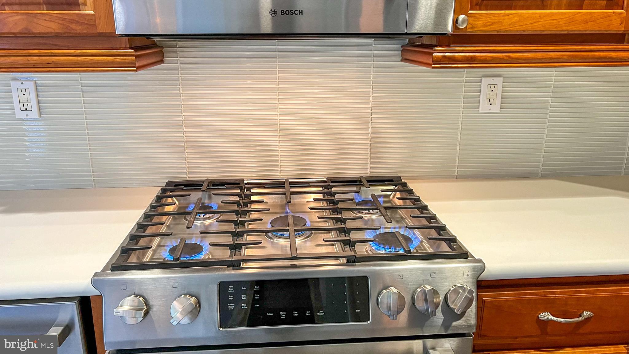 ROLLING KNOLLS - Residential