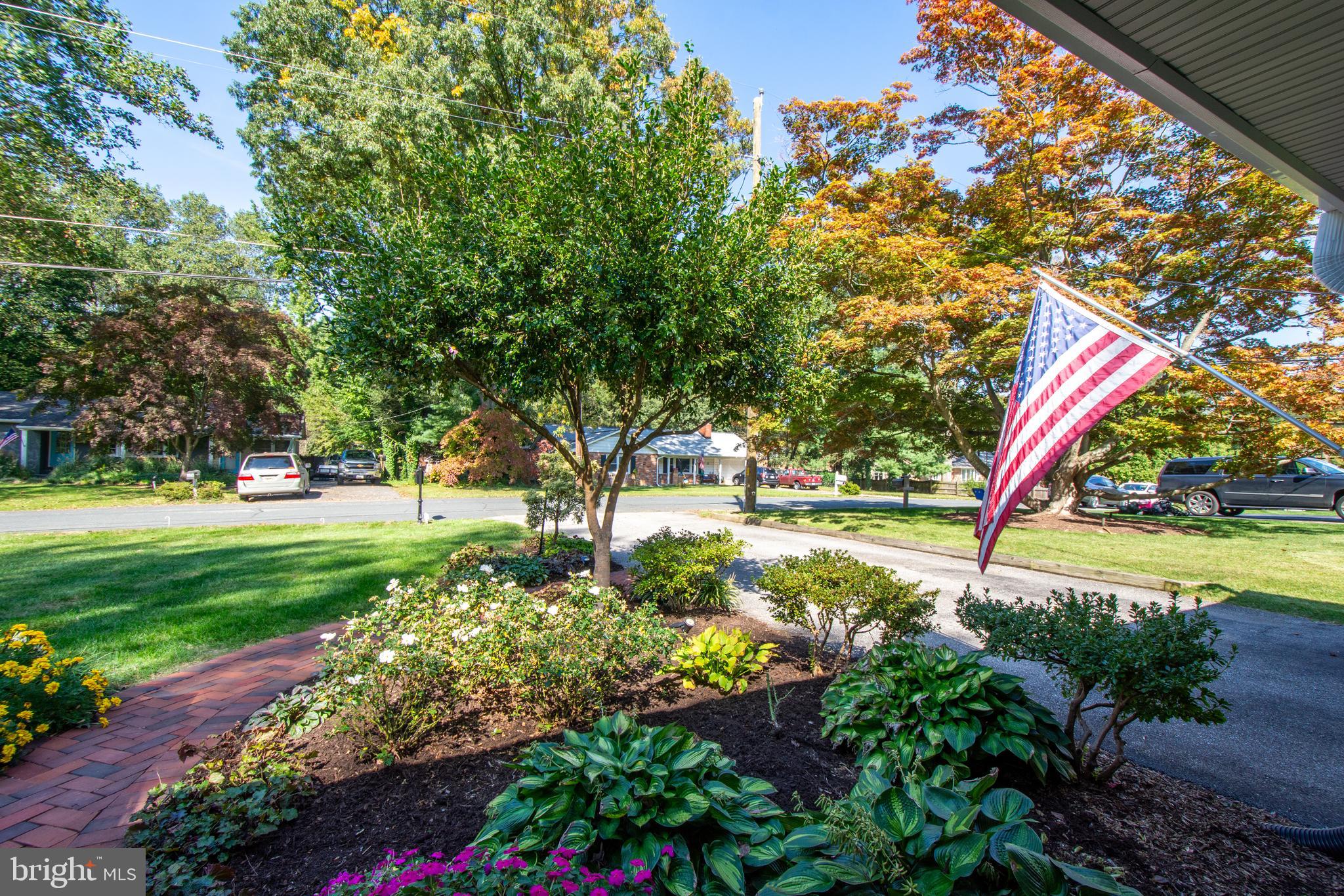 ROLLING KNOLLS - Residential