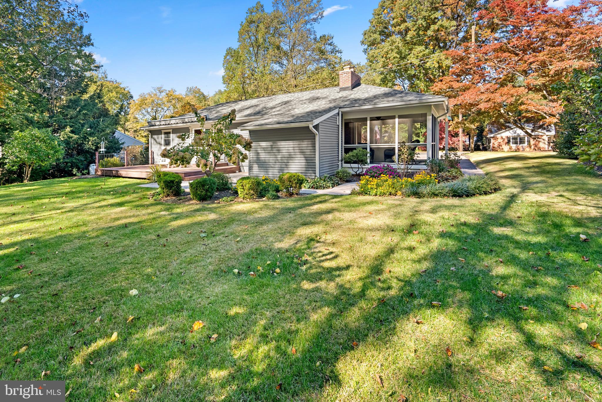 ROLLING KNOLLS - Residential