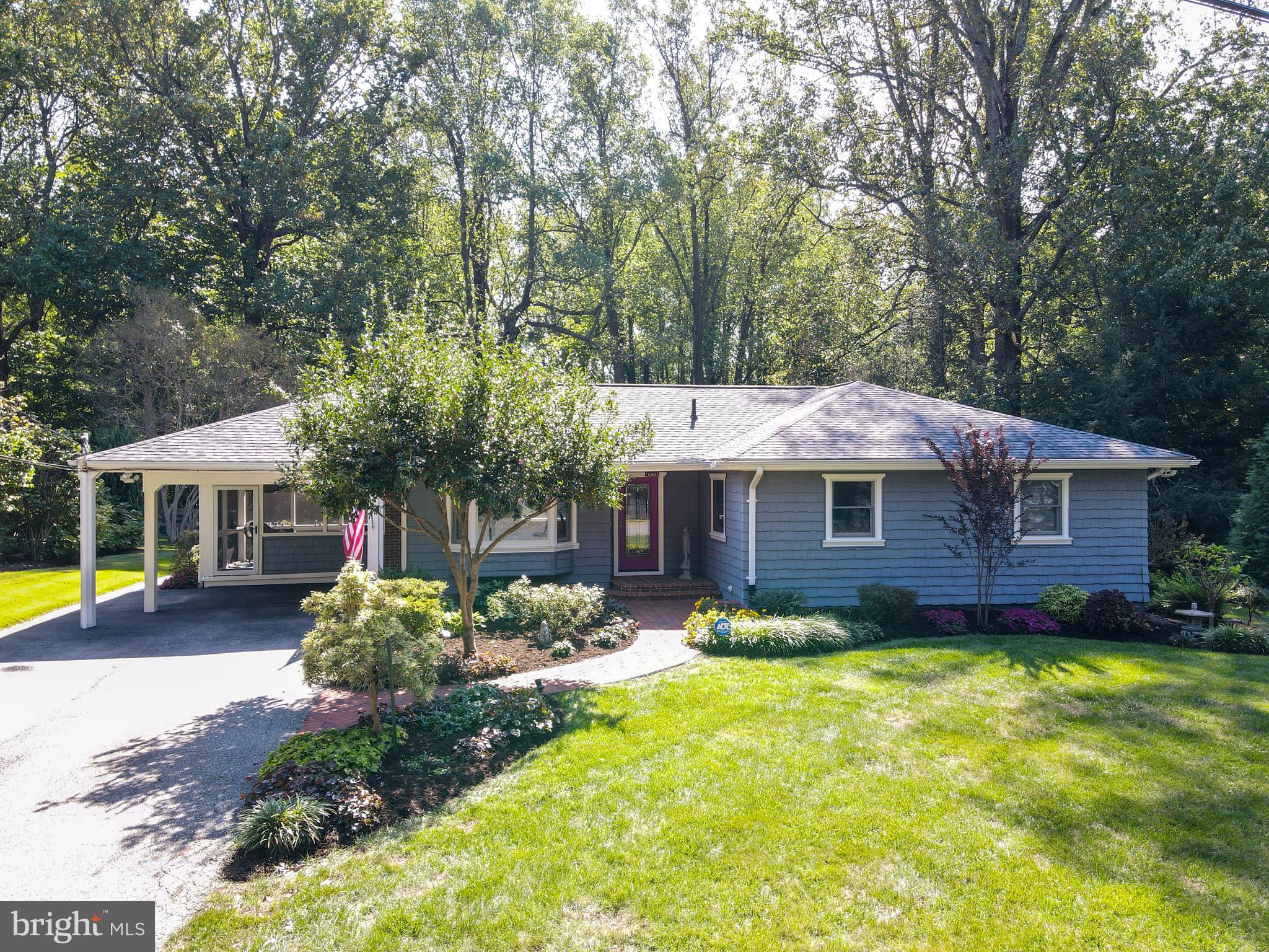 ROLLING KNOLLS - Residential