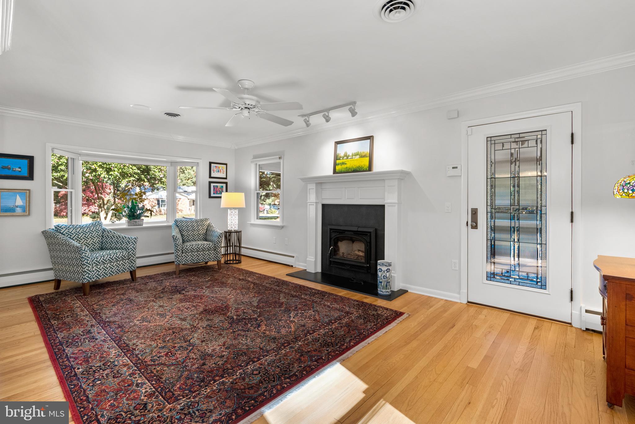 ROLLING KNOLLS - Residential