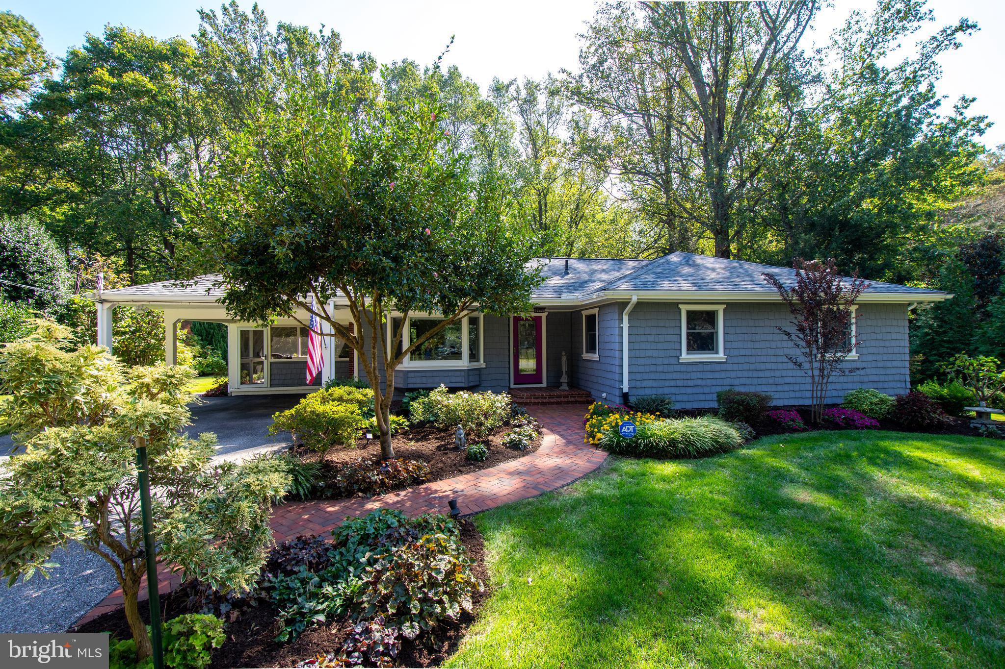 ROLLING KNOLLS - Residential