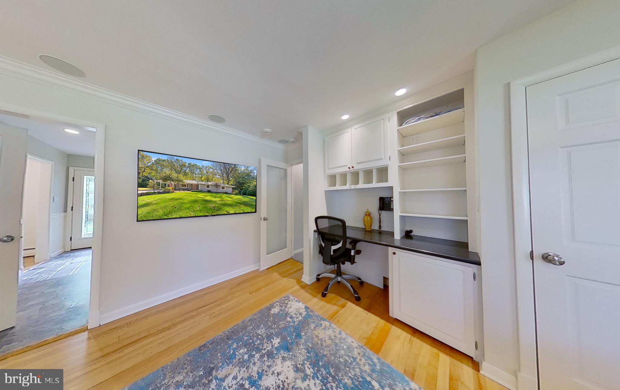 ROLLING KNOLLS - Residential