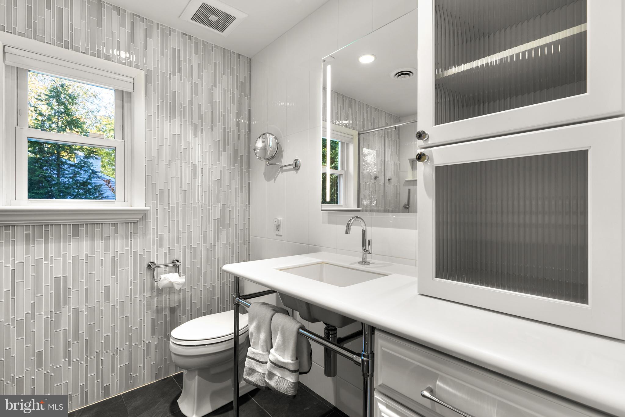 ROLLING KNOLLS - Residential