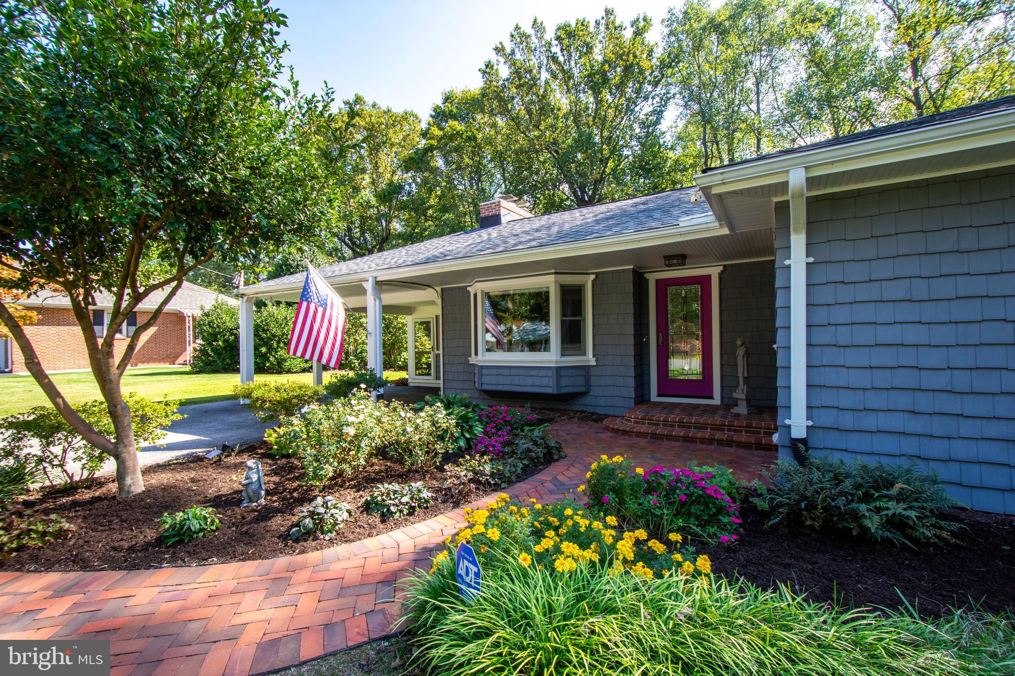 ROLLING KNOLLS - Residential