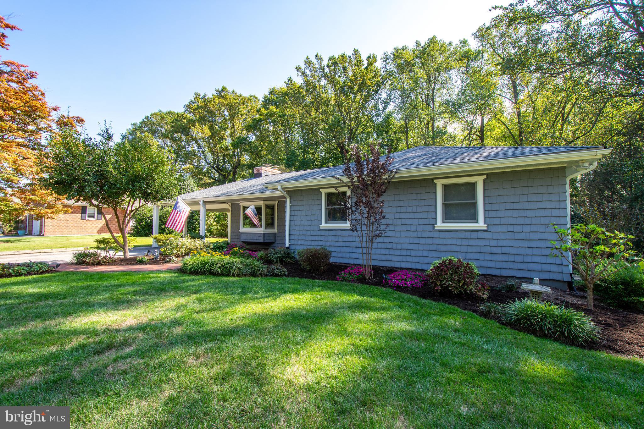 ROLLING KNOLLS - Residential