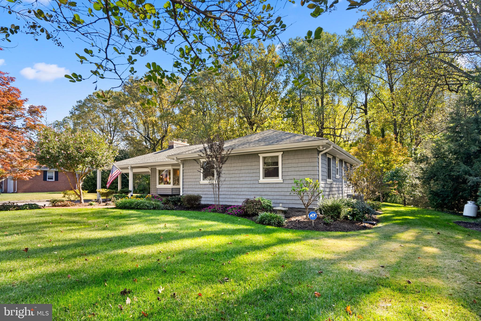 ROLLING KNOLLS - Residential