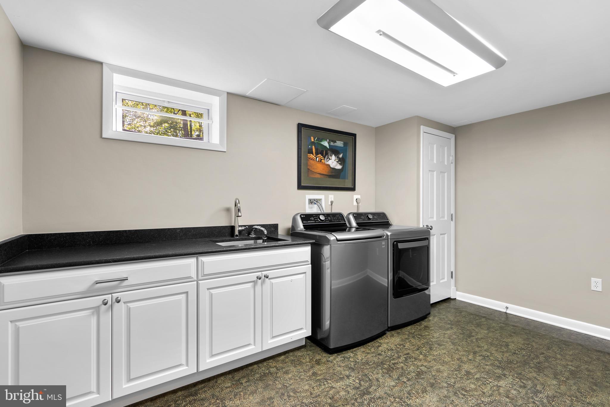 ROLLING KNOLLS - Residential