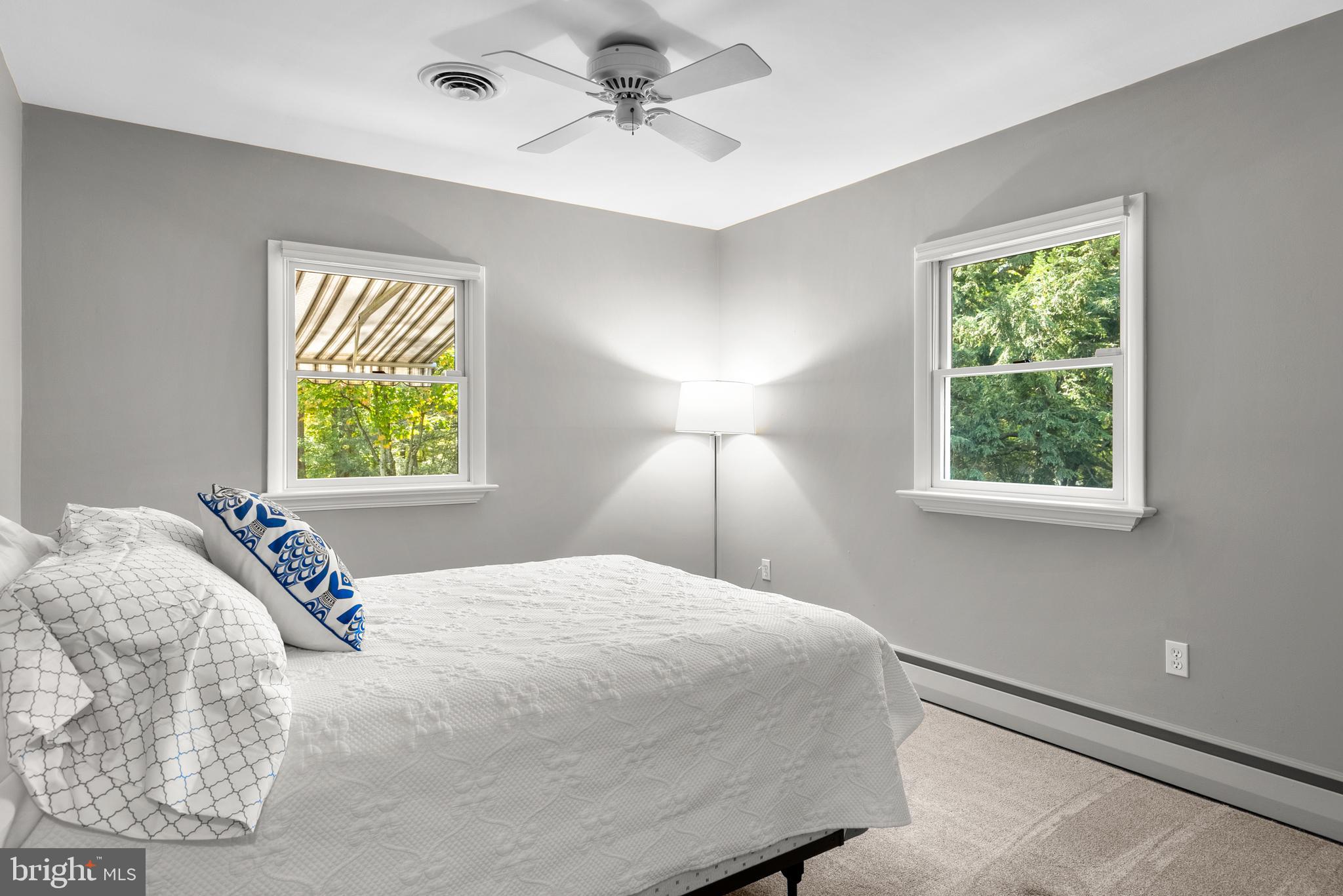 ROLLING KNOLLS - Residential