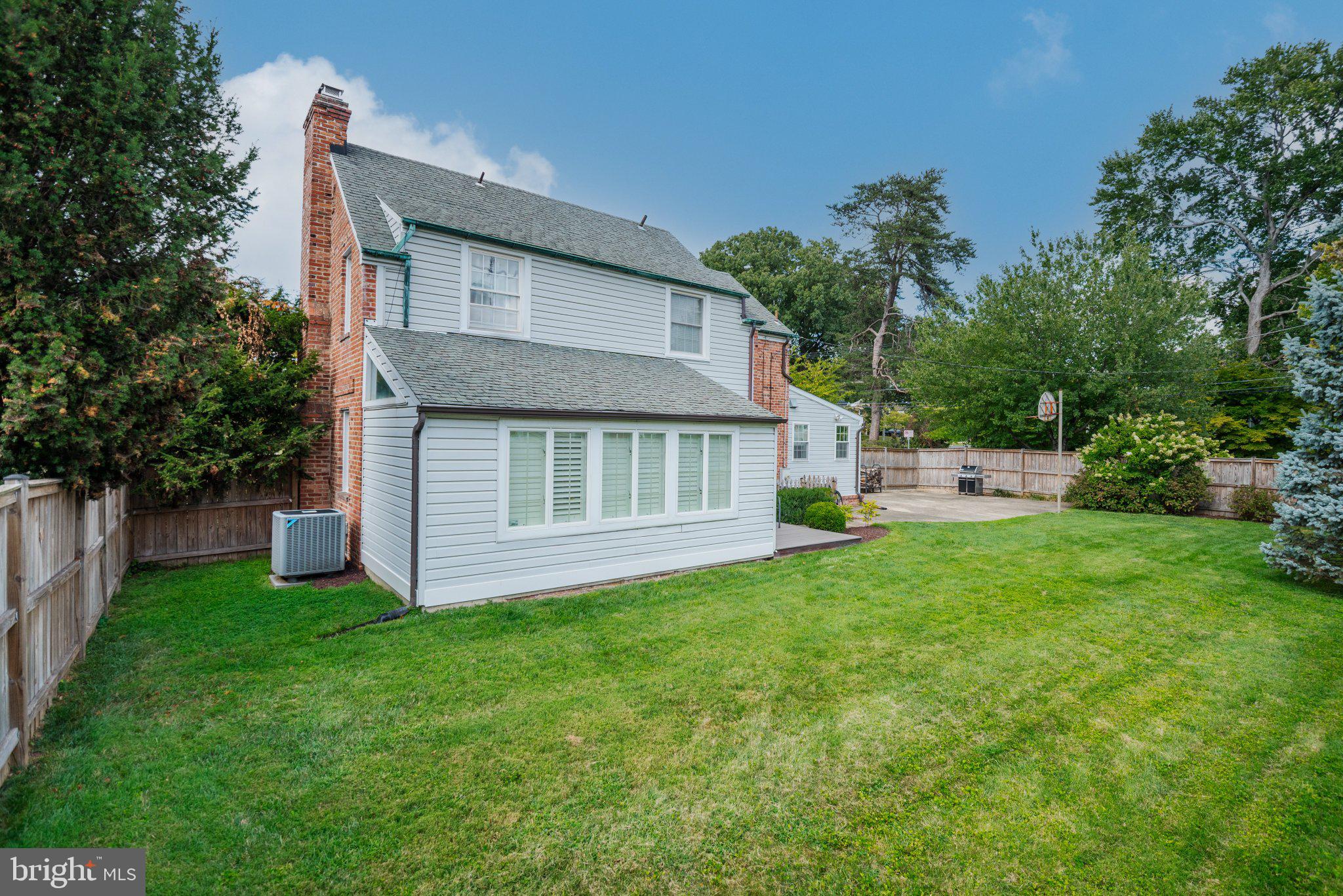 104 WILLIAMSBURG DRIVE