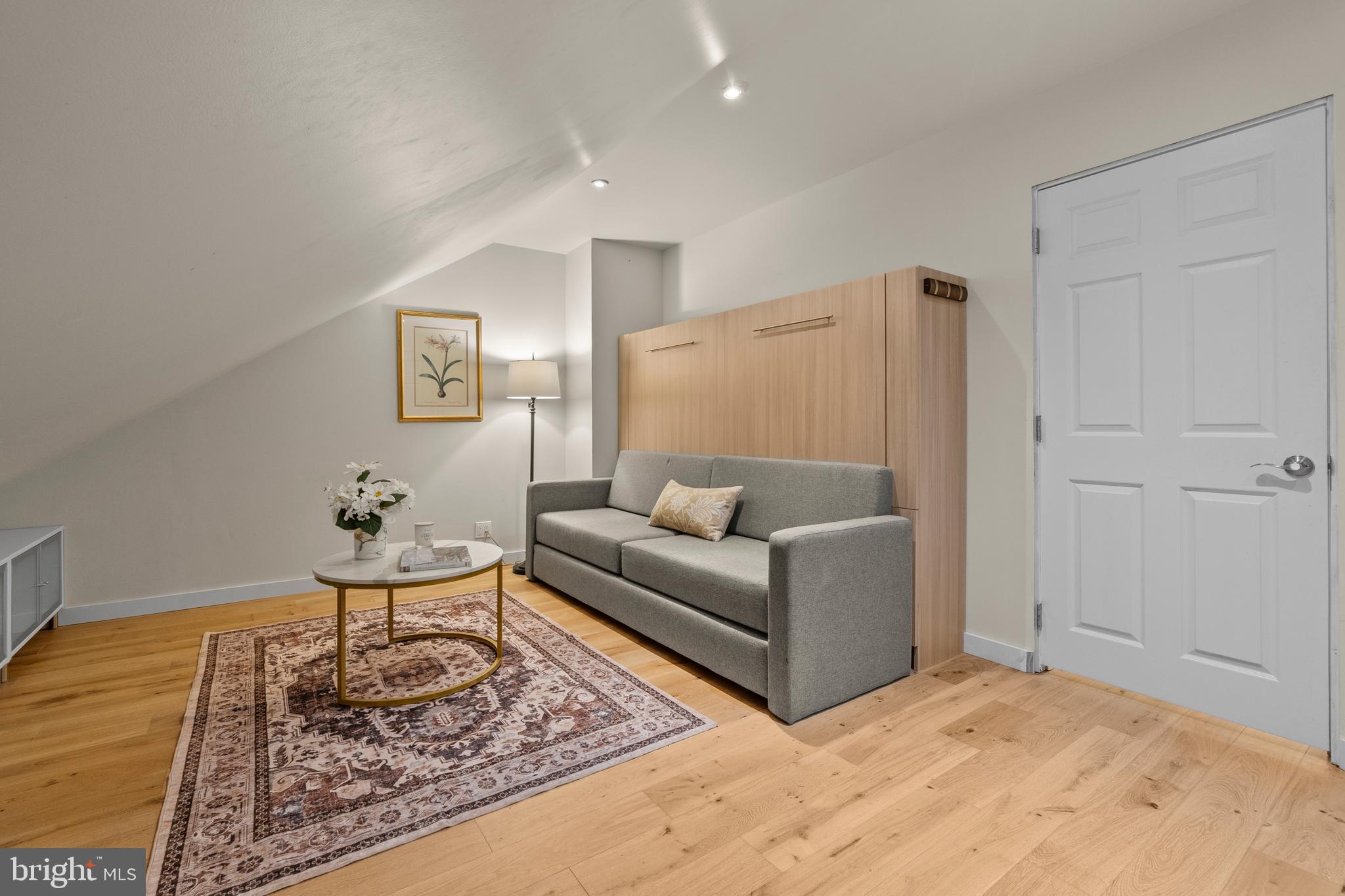 LANDMARK MEWS - Residential Lease