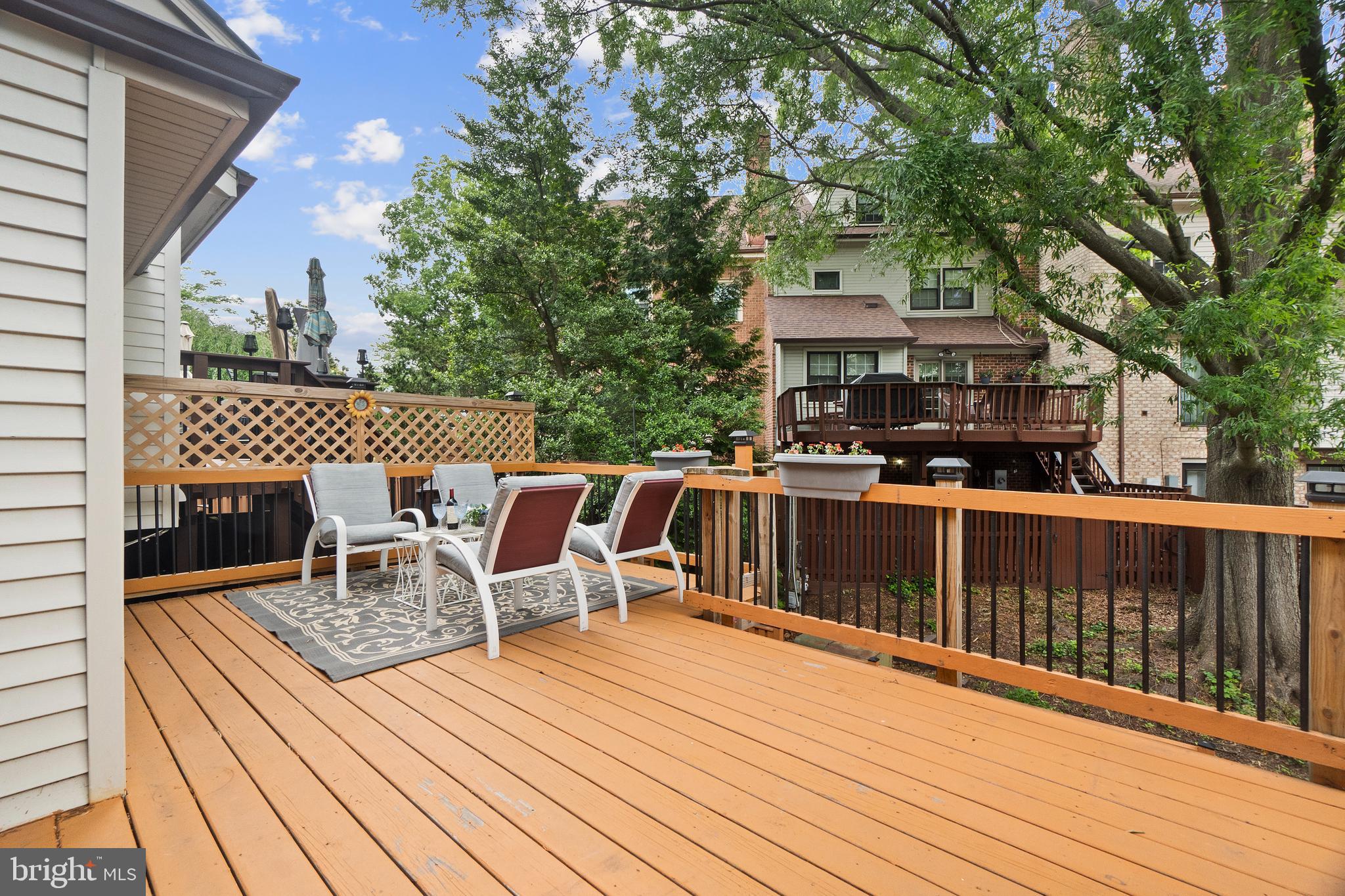 LANDMARK MEWS - Residential Lease