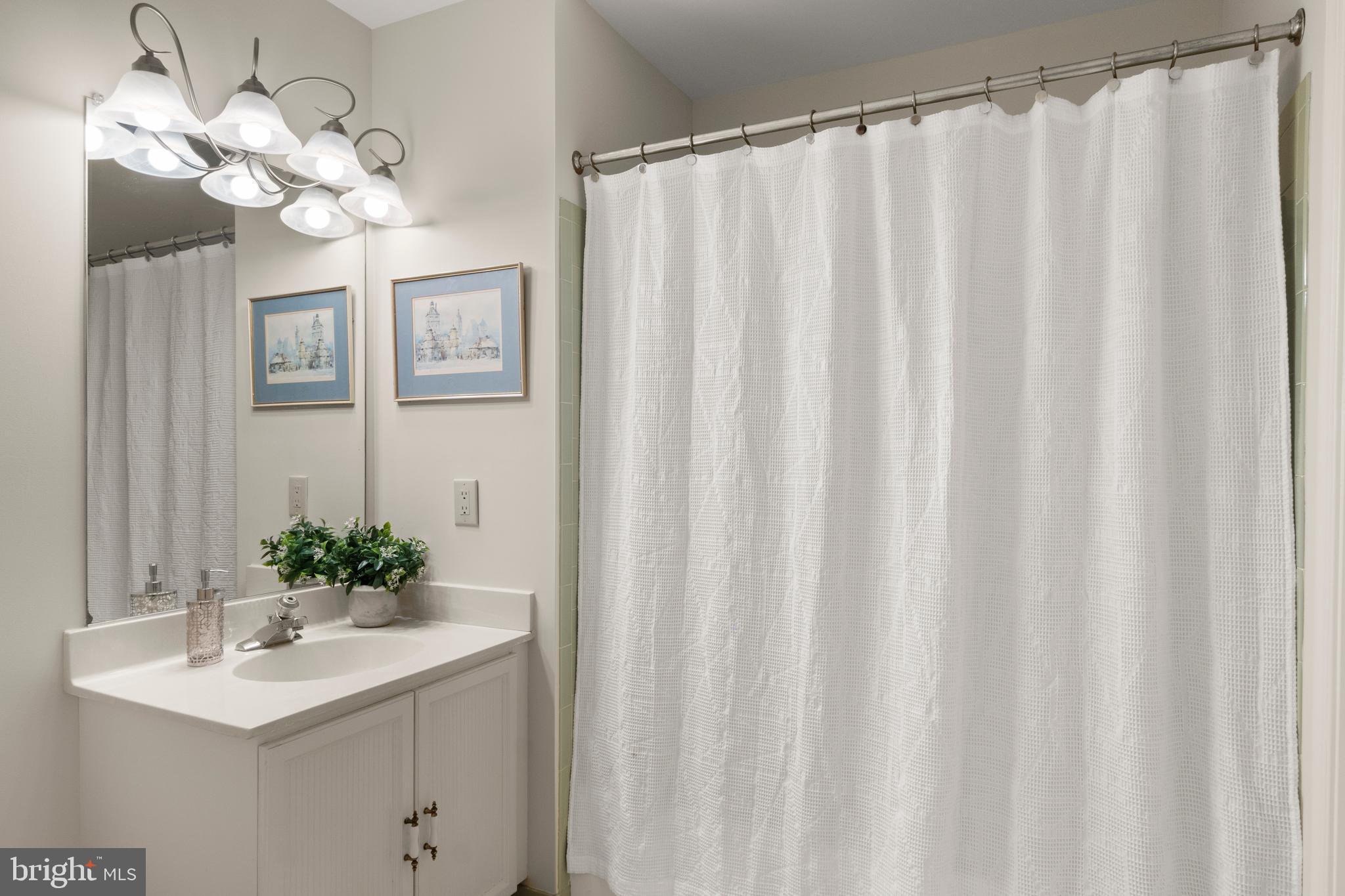 LANDMARK MEWS - Residential Lease