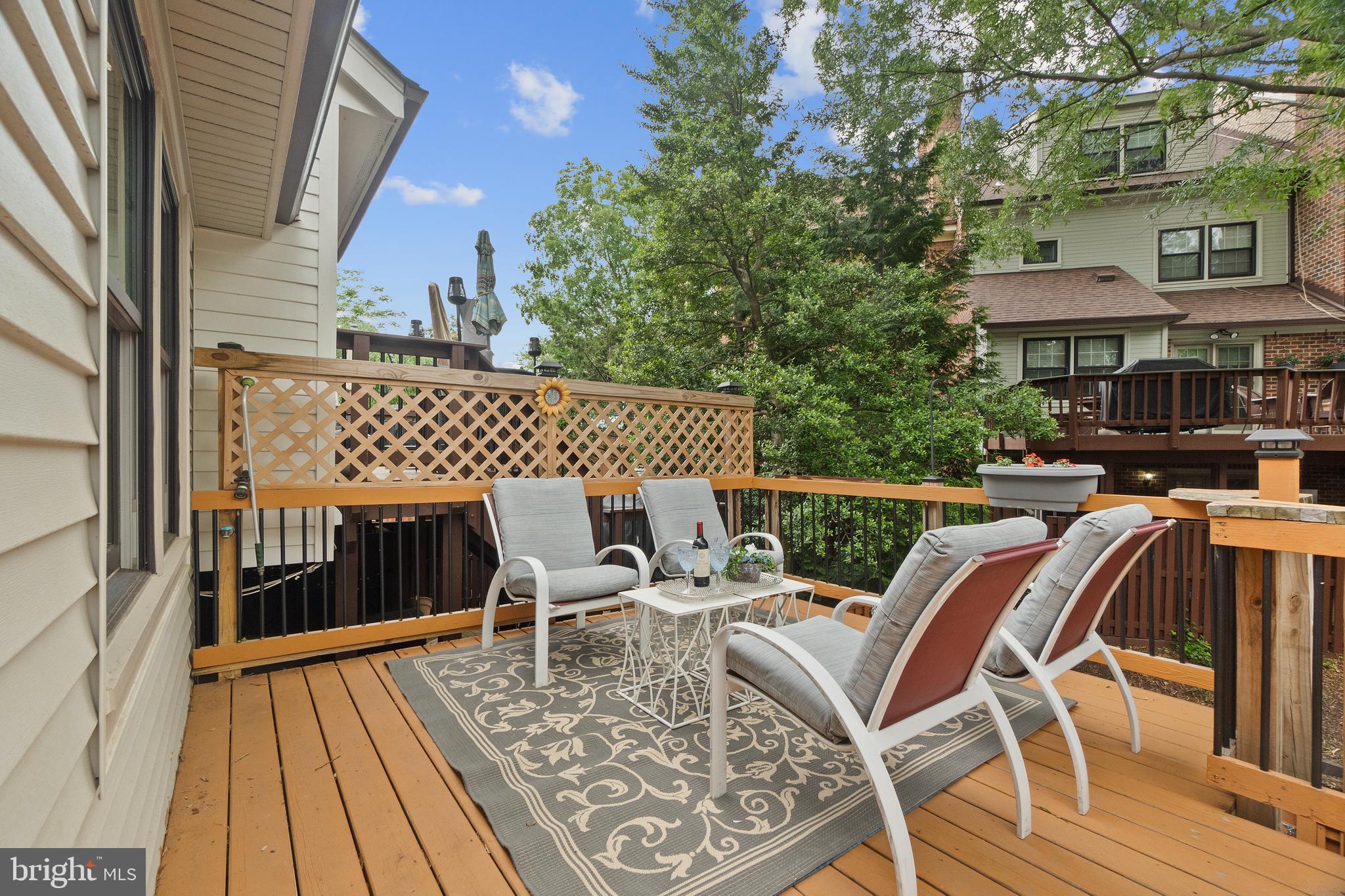 LANDMARK MEWS - Residential Lease