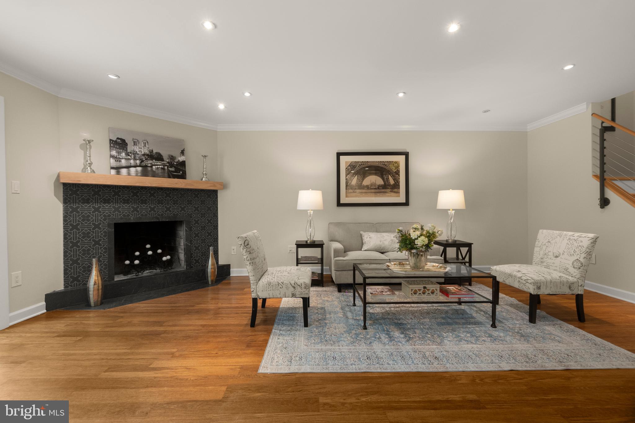 LANDMARK MEWS - Residential Lease