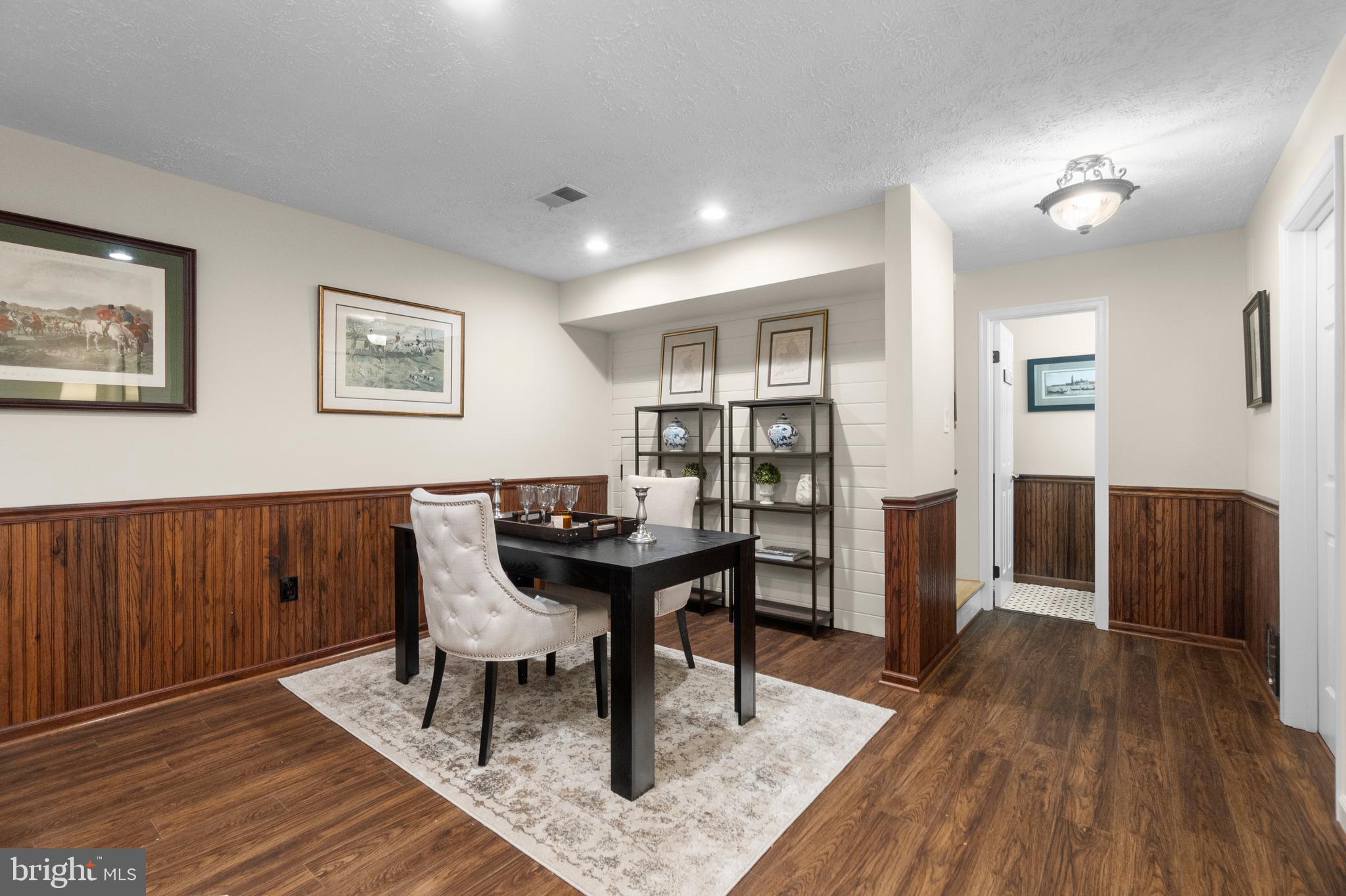 LANDMARK MEWS - Residential Lease