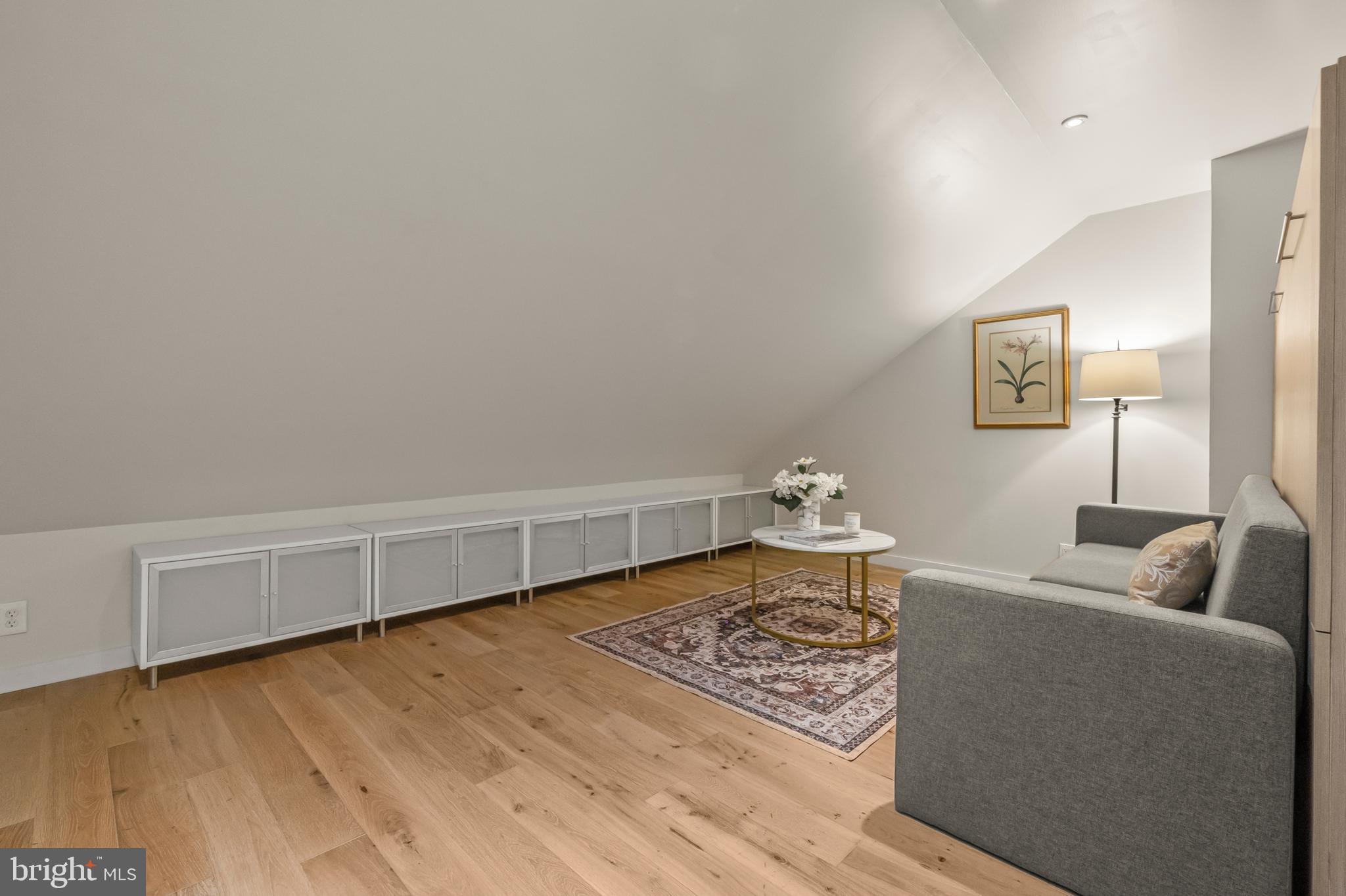 LANDMARK MEWS - Residential Lease