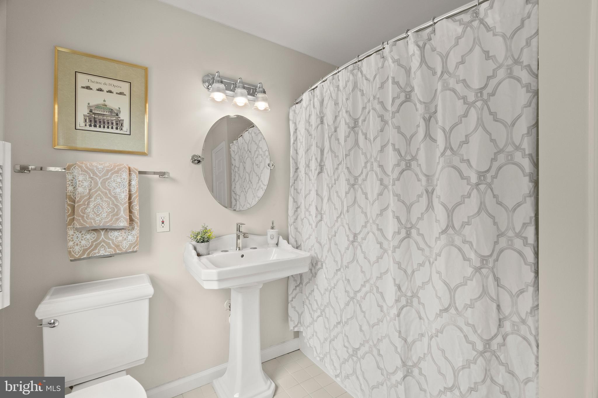 LANDMARK MEWS - Residential Lease