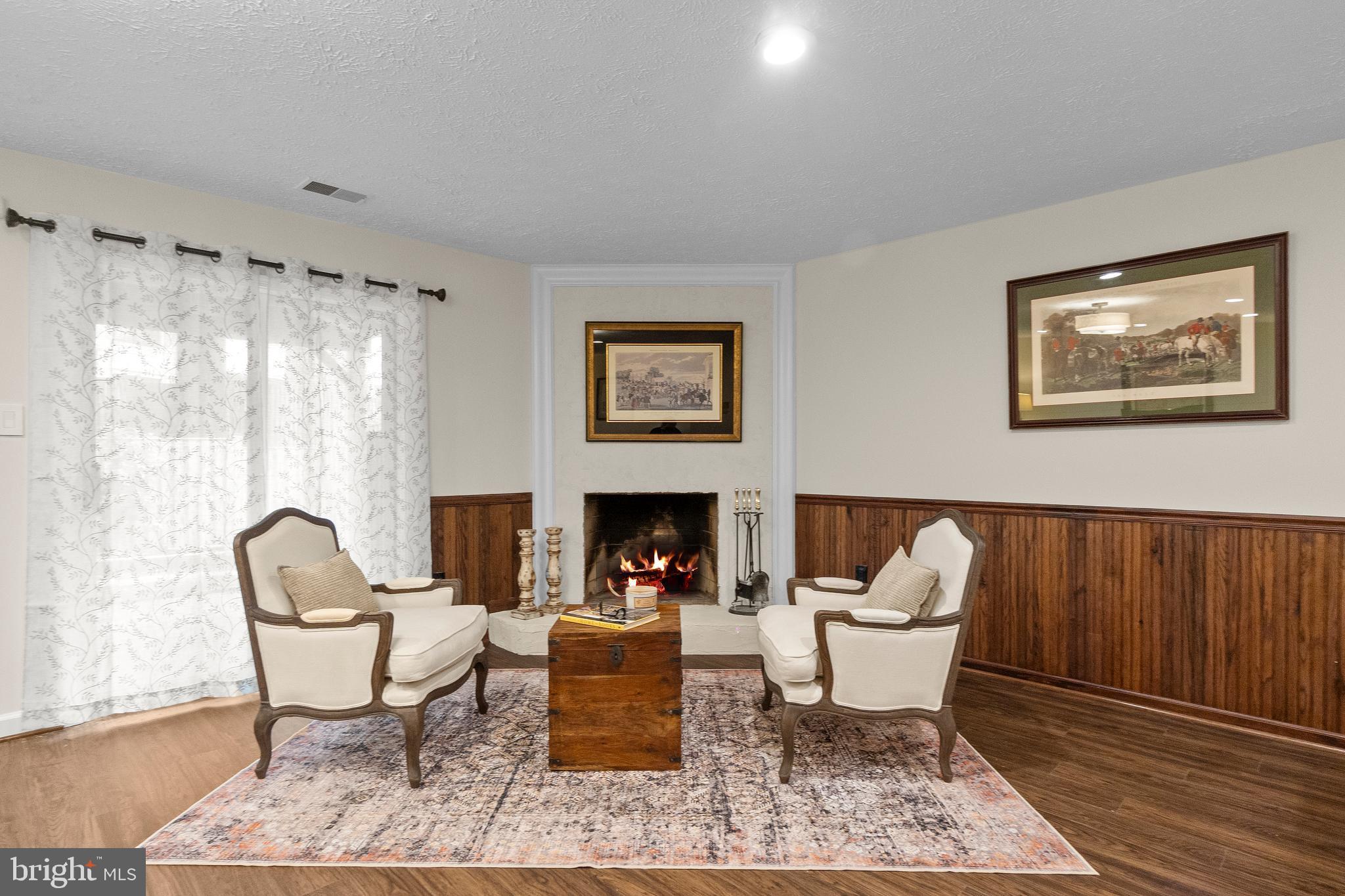 LANDMARK MEWS - Residential Lease