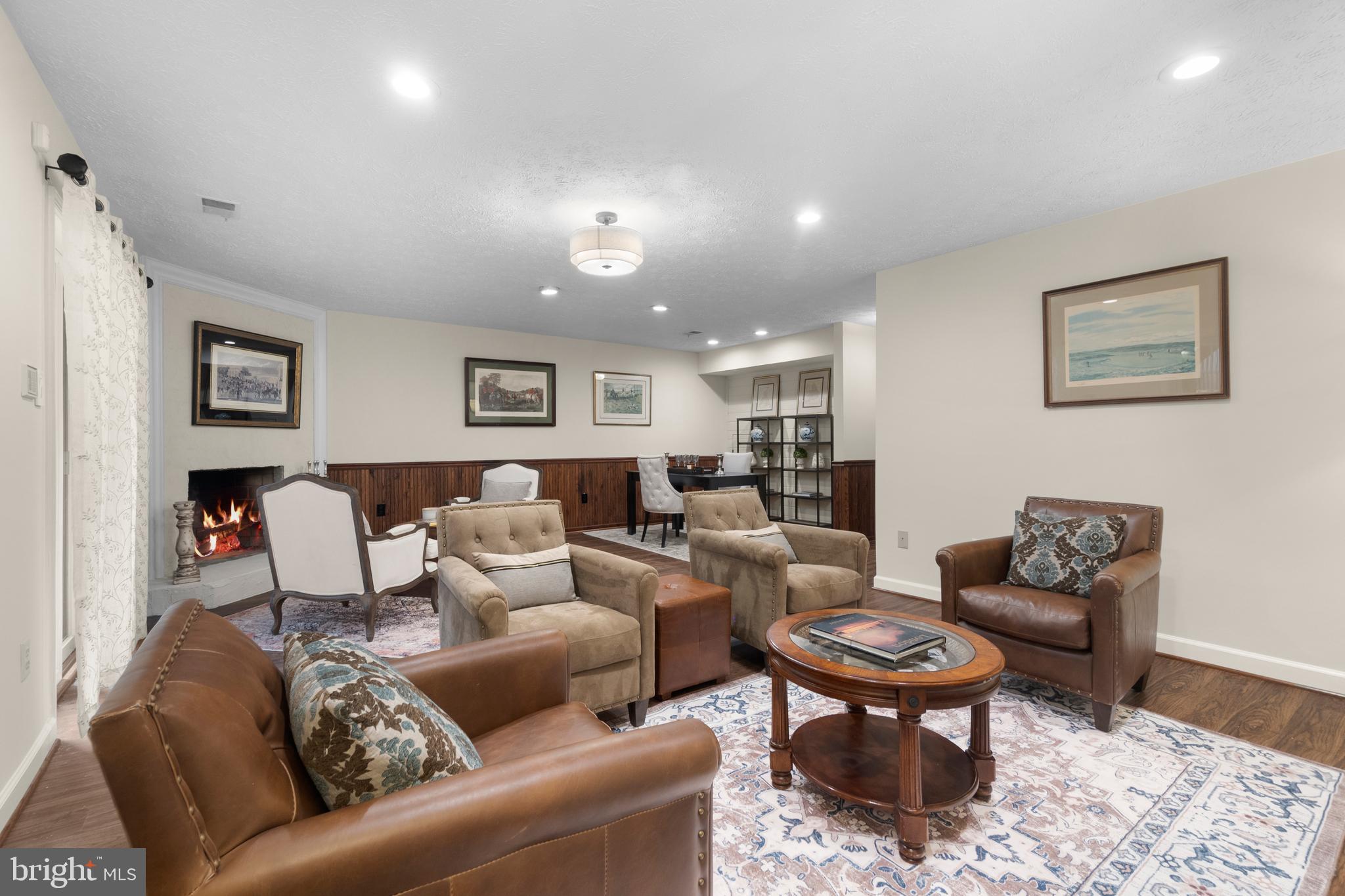 LANDMARK MEWS - Residential Lease