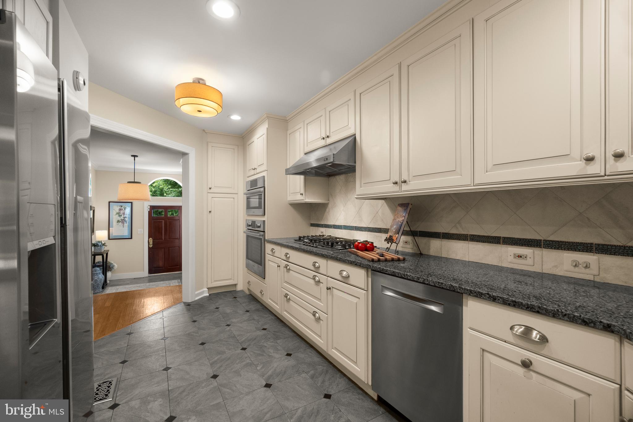 LANDMARK MEWS - Residential Lease