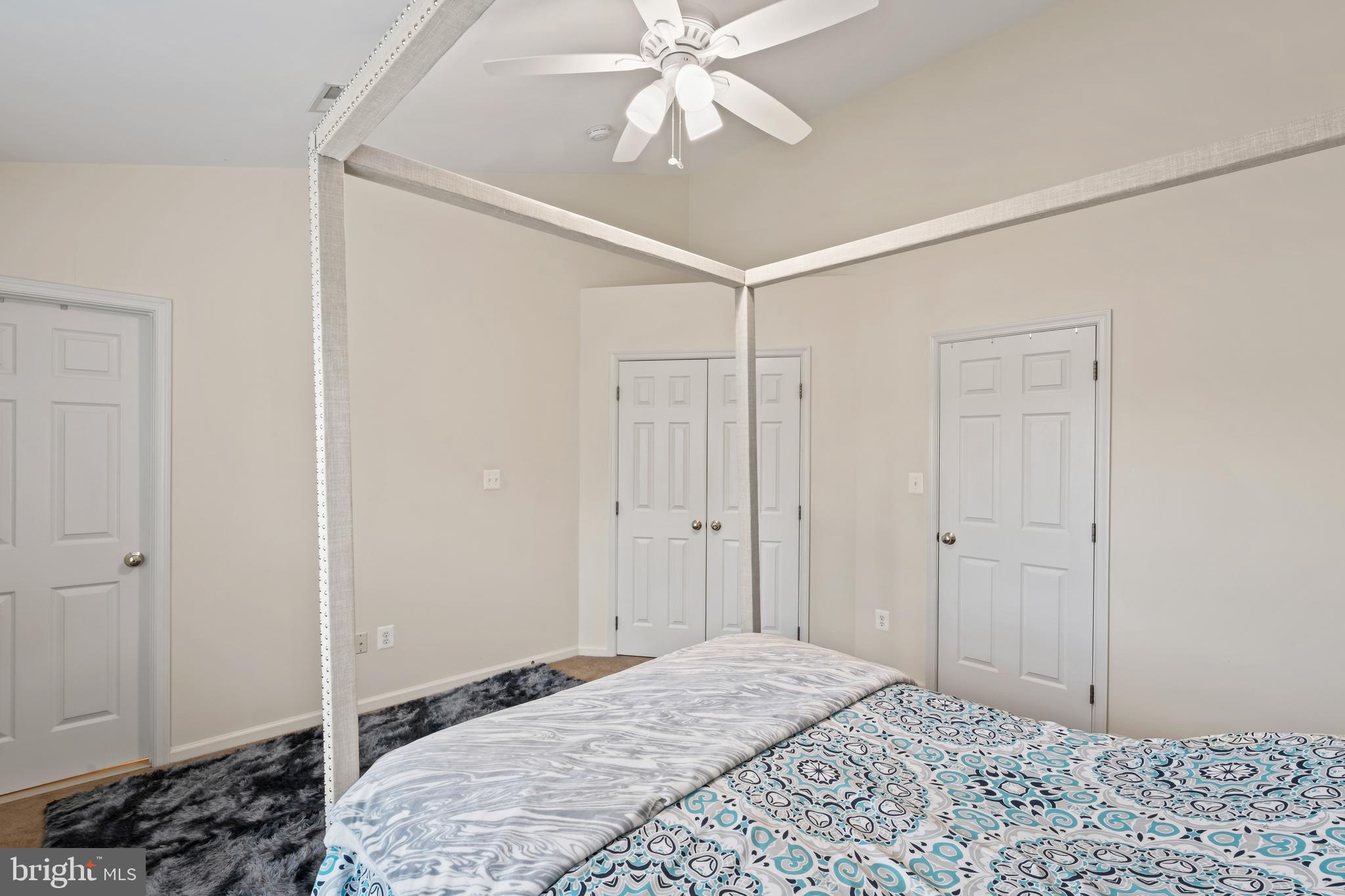 SOUTH RIDING - Residential