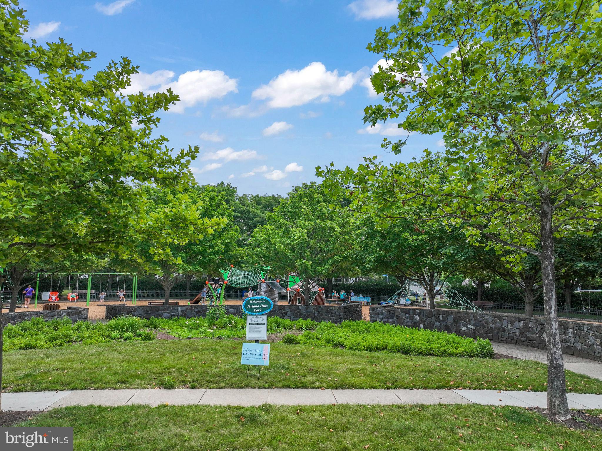 SOUTH RIDING - Residential