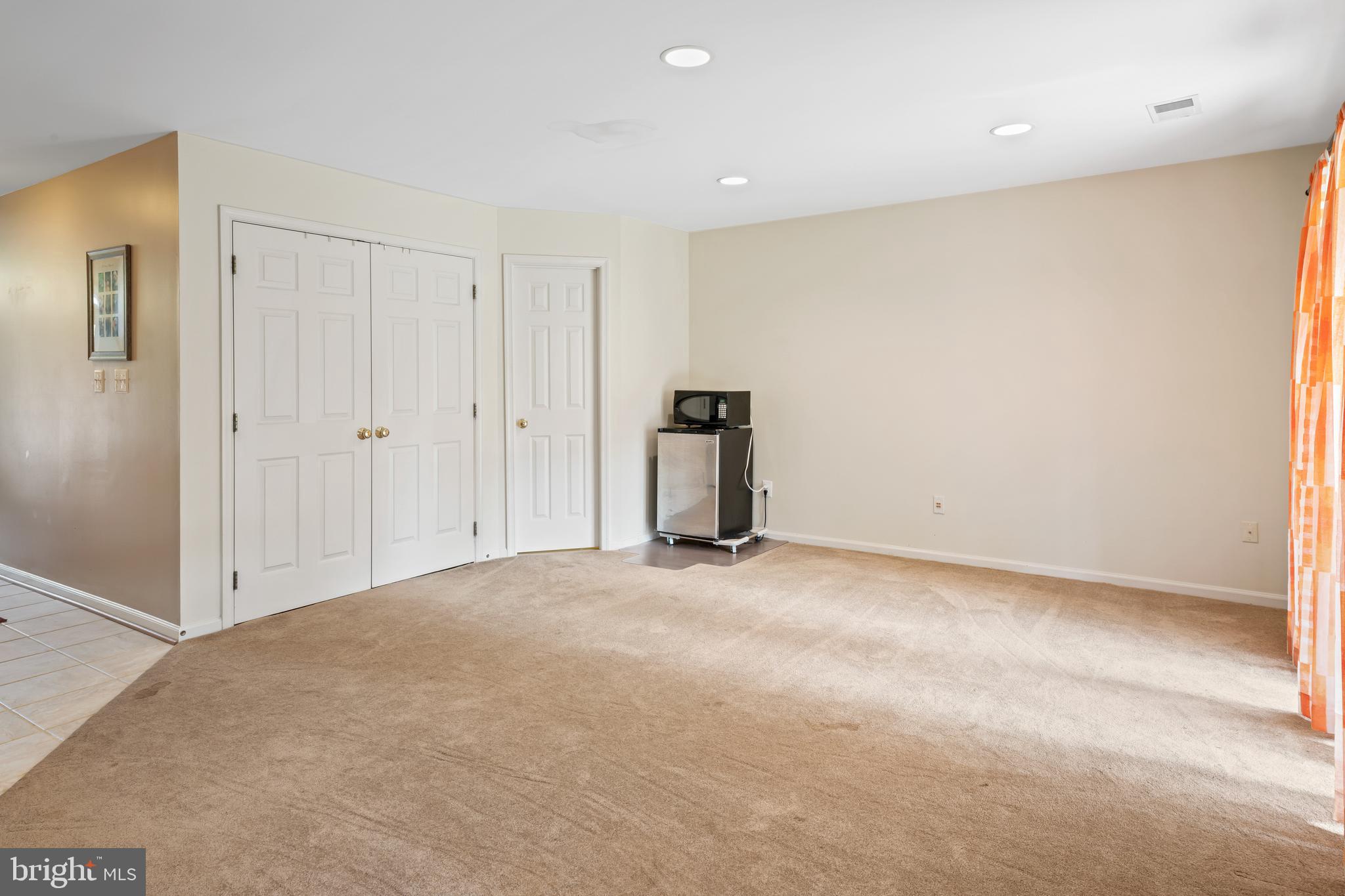 SOUTH RIDING - Residential