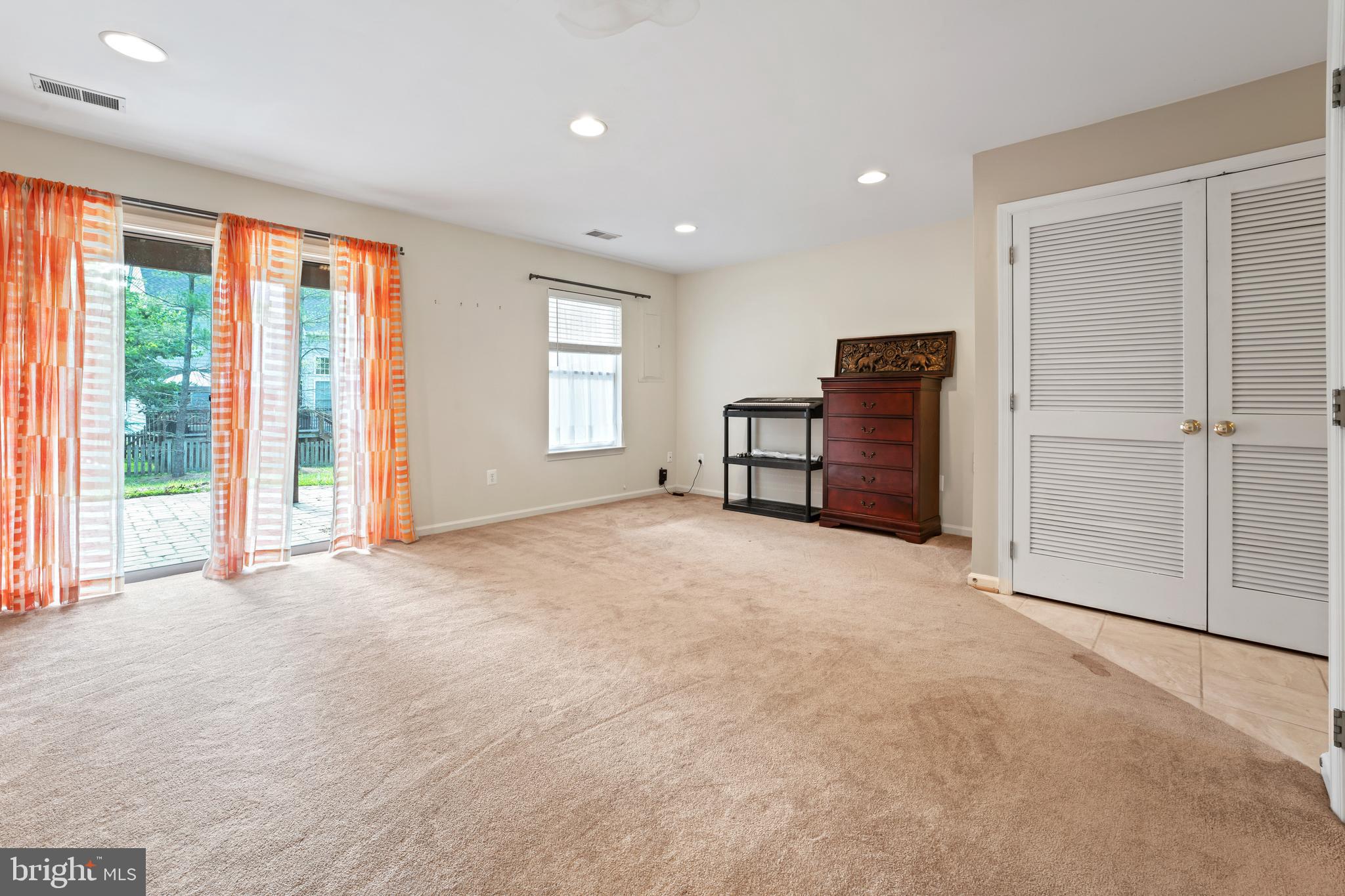 SOUTH RIDING - Residential