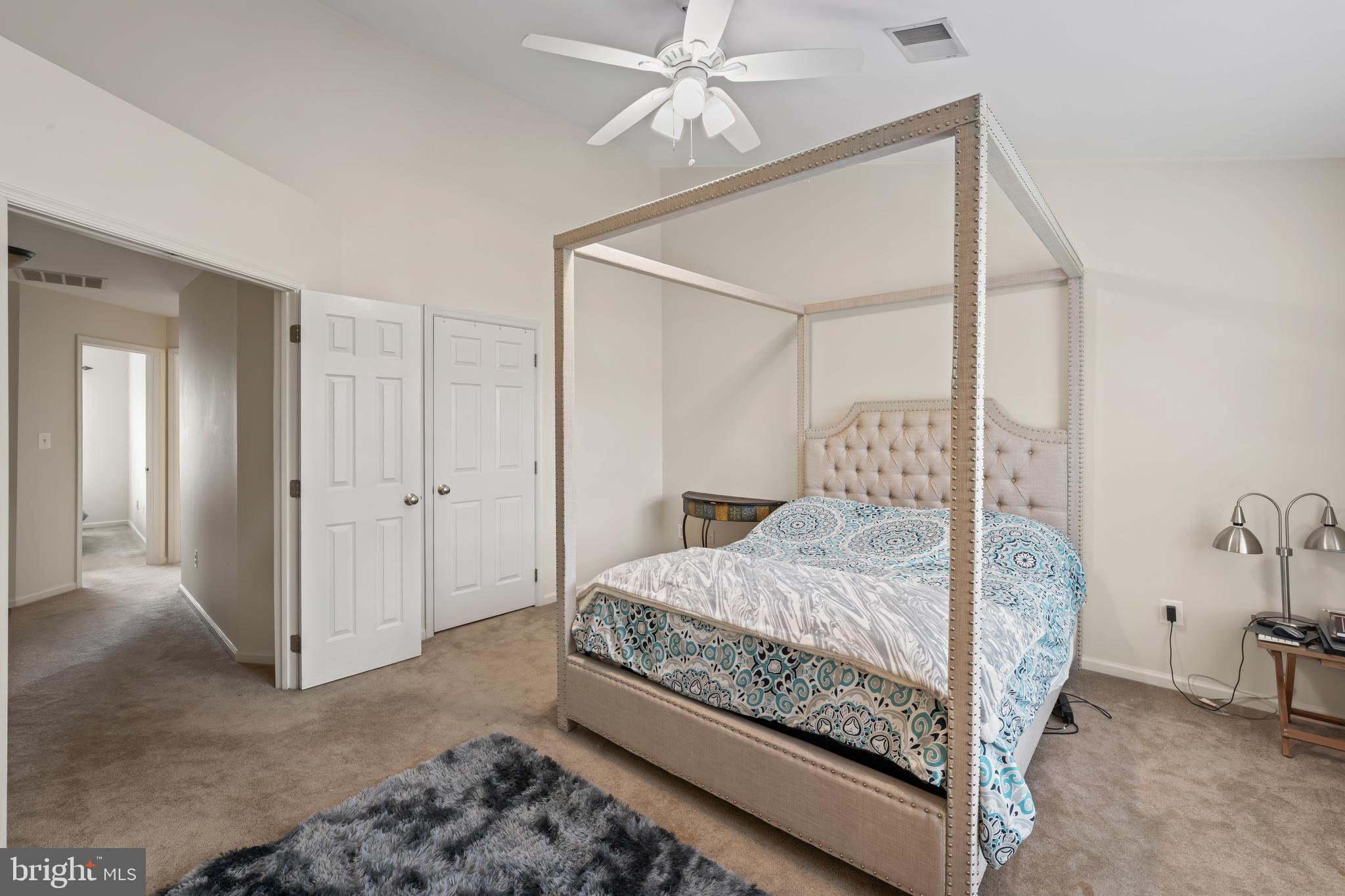 SOUTH RIDING - Residential