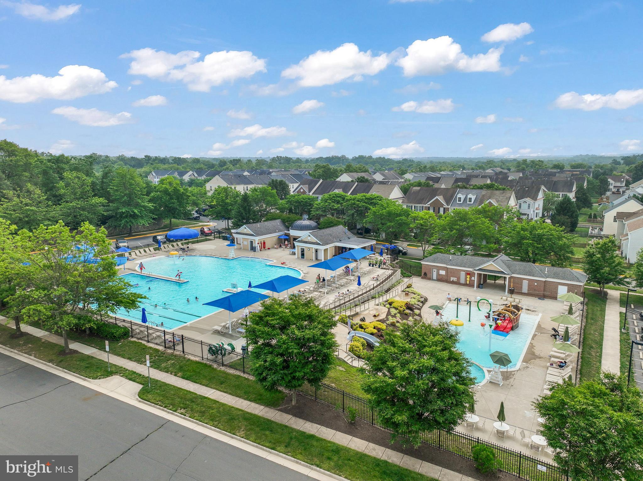 SOUTH RIDING - Residential