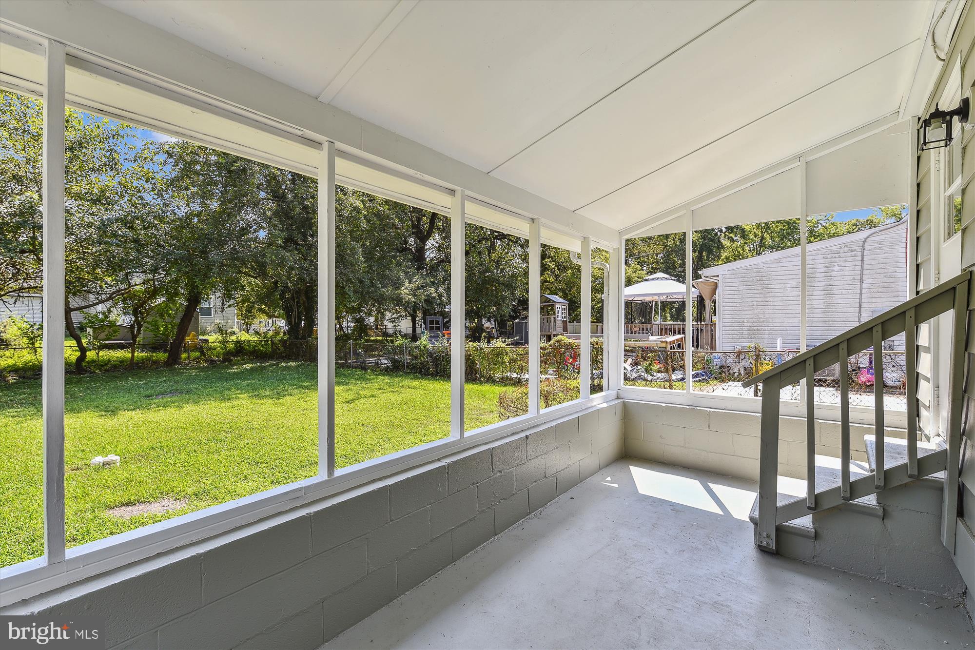 UPPER MAGOTHY BEACH - Residential