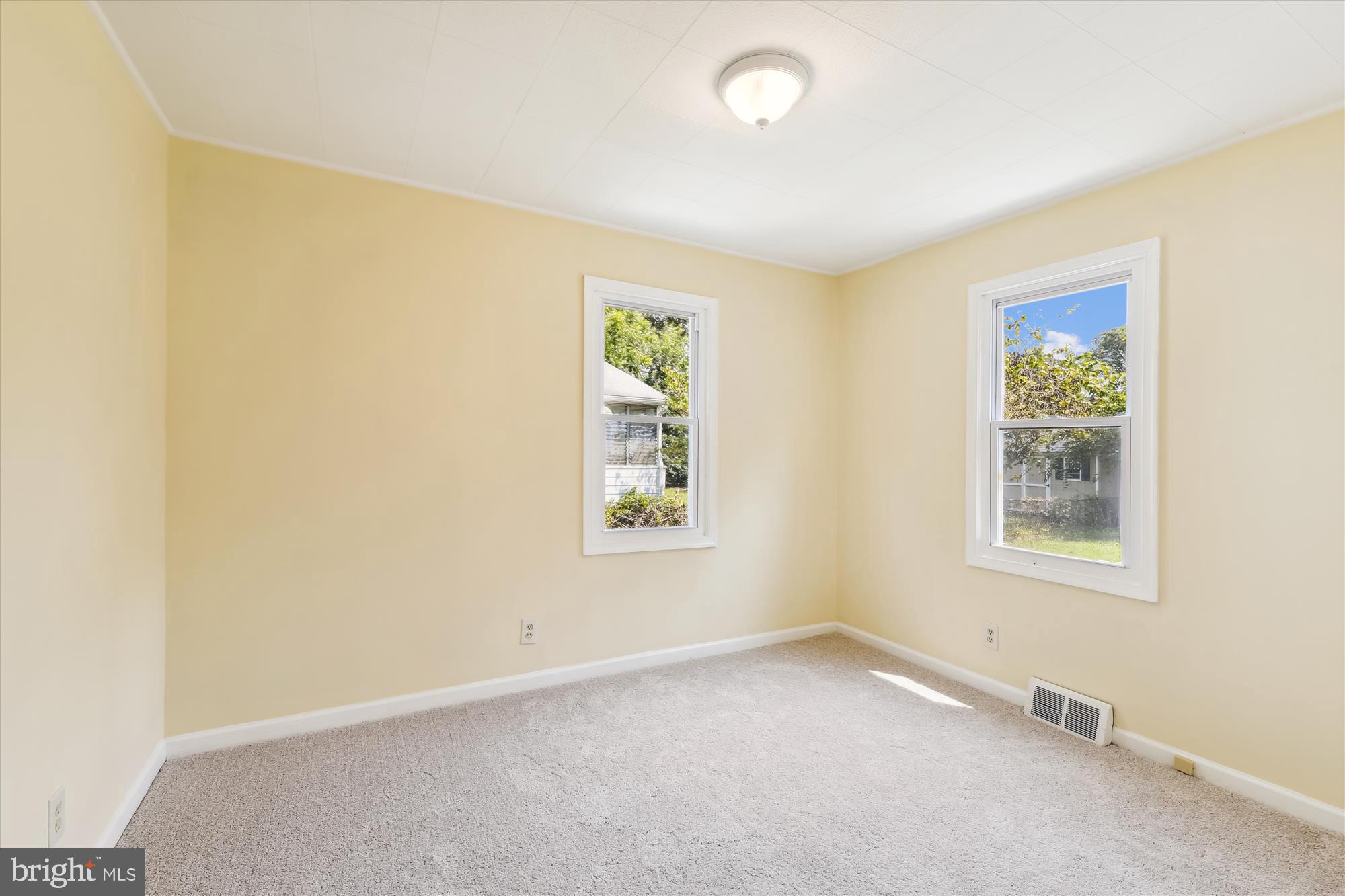 UPPER MAGOTHY BEACH - Residential