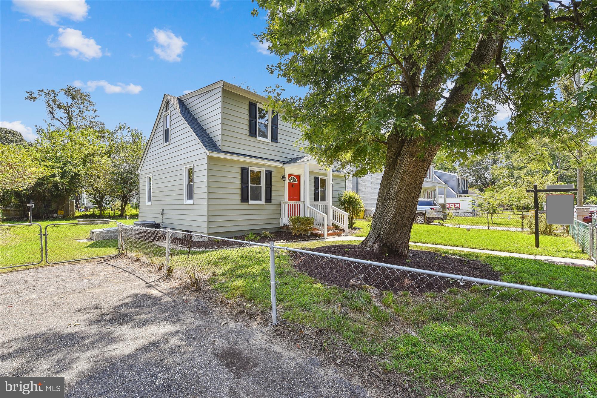 UPPER MAGOTHY BEACH - Residential