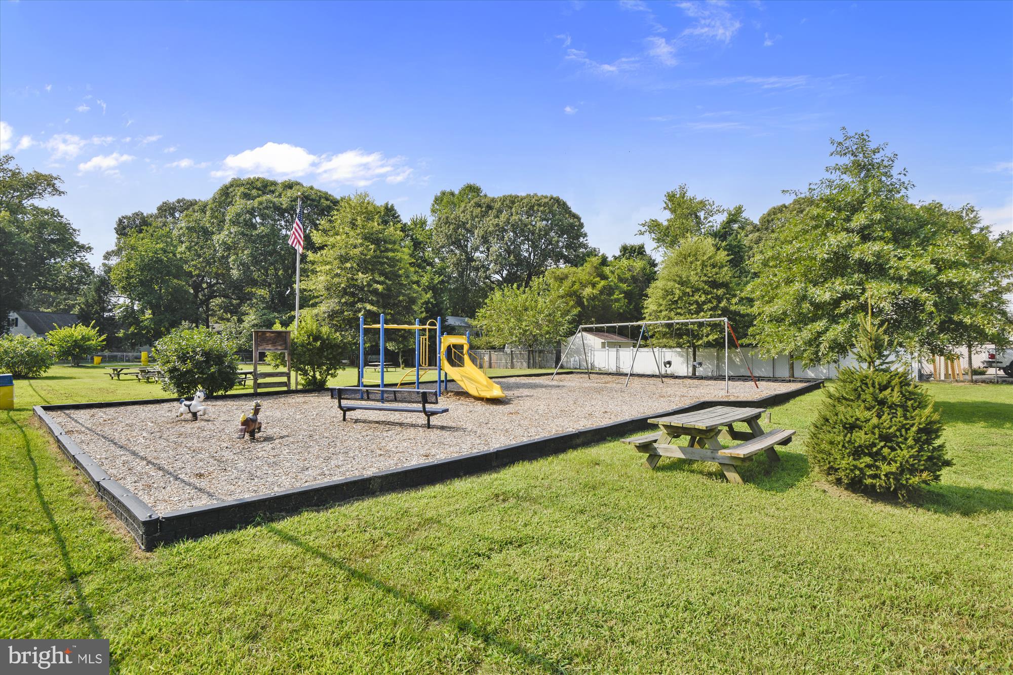 UPPER MAGOTHY BEACH - Residential