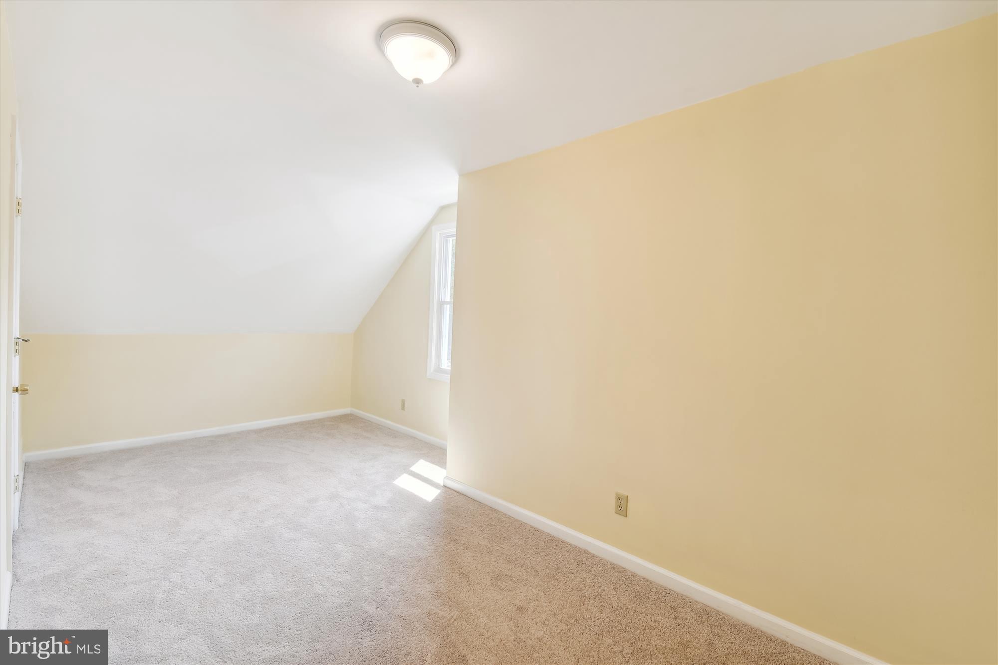 UPPER MAGOTHY BEACH - Residential